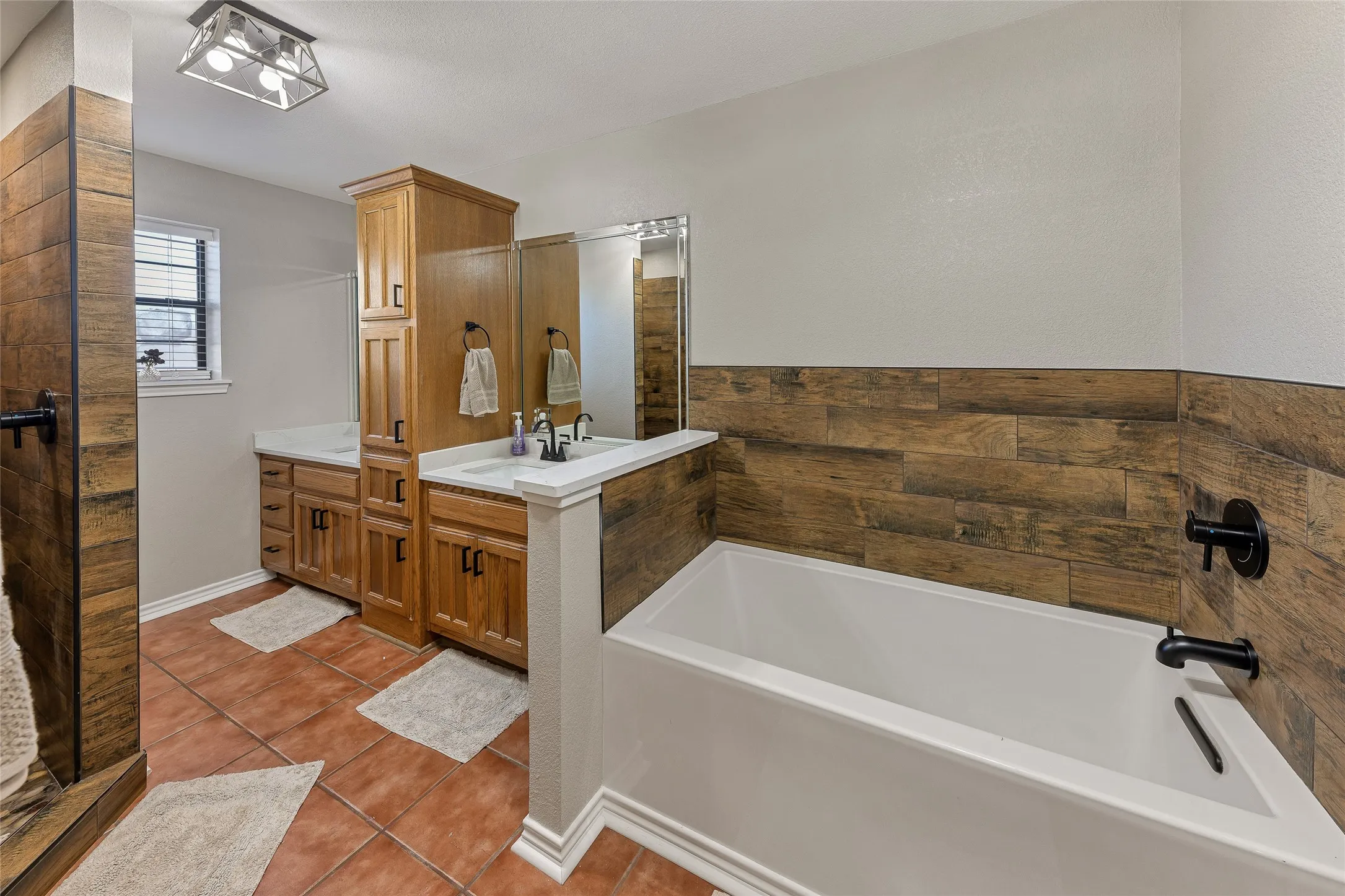 Farm For Sale in Wood County , 283 County Road 4440, Winnsboro, Texas 75494, 4 Bedrooms, 3 Bathrooms, Garage spaces, 2,400 Sqft, built in 1998, Price $697,000, mls#21335189, Real Estate Agent in Winnsboro, Homes For Sale in Wood county, Homes For Sale in Winnsboro, Realtor in Winnsboro Texas, Real Estate Brokerage Independent Realty Texas, Luminita Cordes Realtor