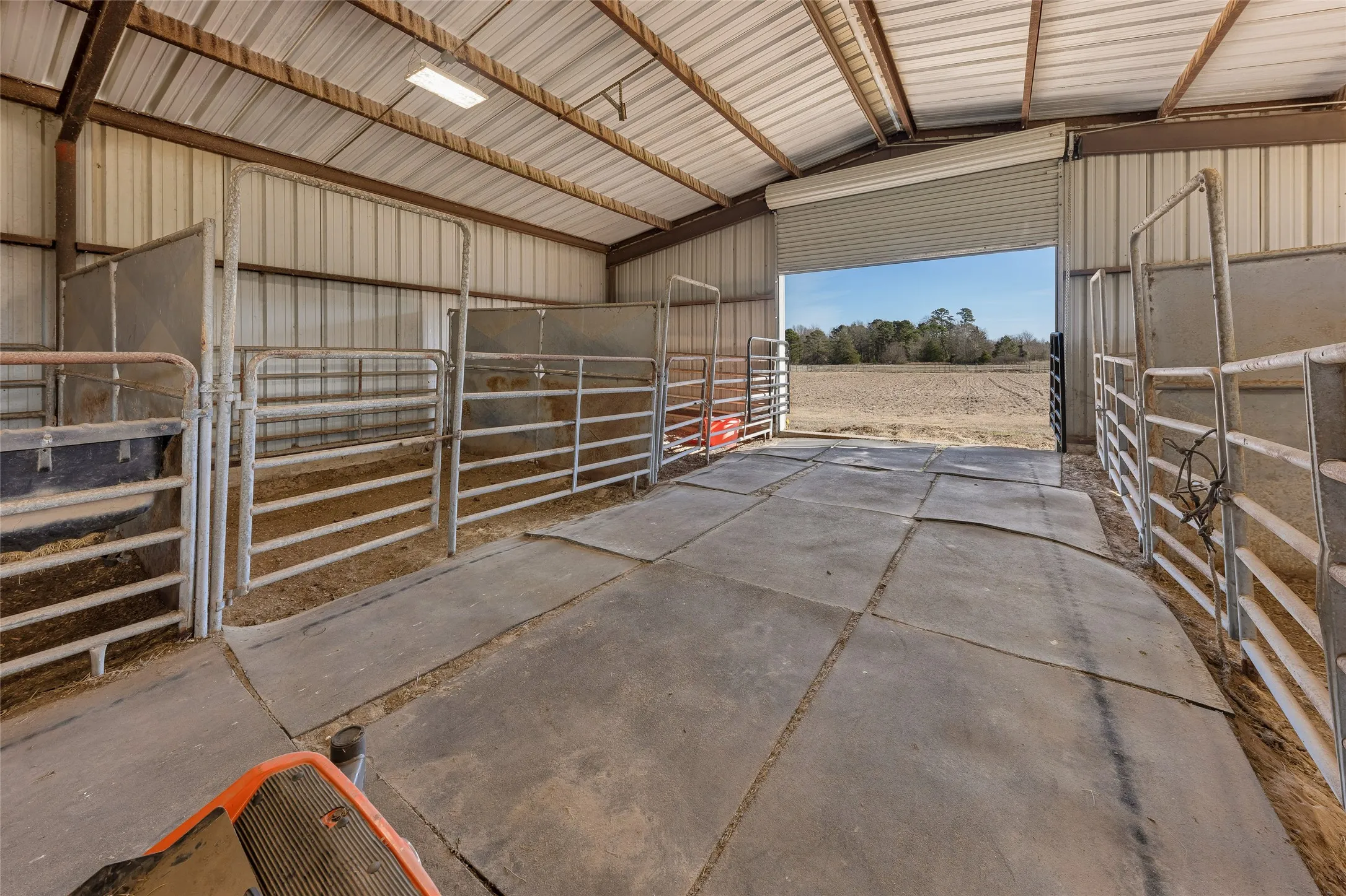 Farm For Sale in Wood County , 283 County Road 4440, Winnsboro, Texas 75494, 4 Bedrooms, 3 Bathrooms, Garage spaces, 2,400 Sqft, built in 1998, Price $697,000, mls#21335189, Real Estate Agent in Winnsboro, Homes For Sale in Wood county, Homes For Sale in Winnsboro, Realtor in Winnsboro Texas, Real Estate Brokerage Independent Realty Texas, Luminita Cordes Realtor