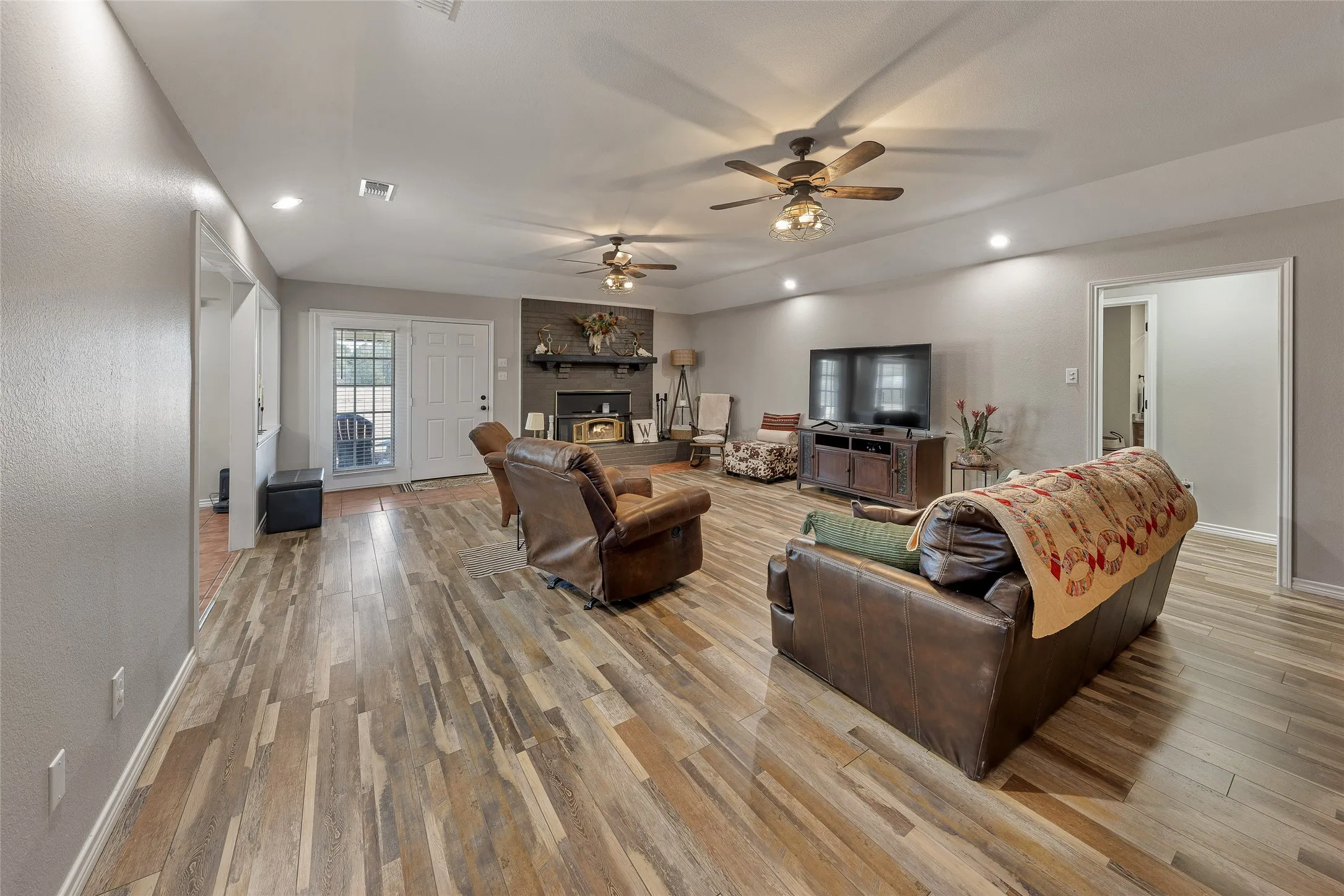 Farm For Sale in Wood County , 283 County Road 4440, Winnsboro, Texas 75494, 4 Bedrooms, 3 Bathrooms, Garage spaces, 2,400 Sqft, built in 1998, Price $697,000, mls#21335189, Real Estate Agent in Winnsboro, Homes For Sale in Wood county, Homes For Sale in Winnsboro, Realtor in Winnsboro Texas, Real Estate Brokerage Independent Realty Texas, Luminita Cordes Realtor