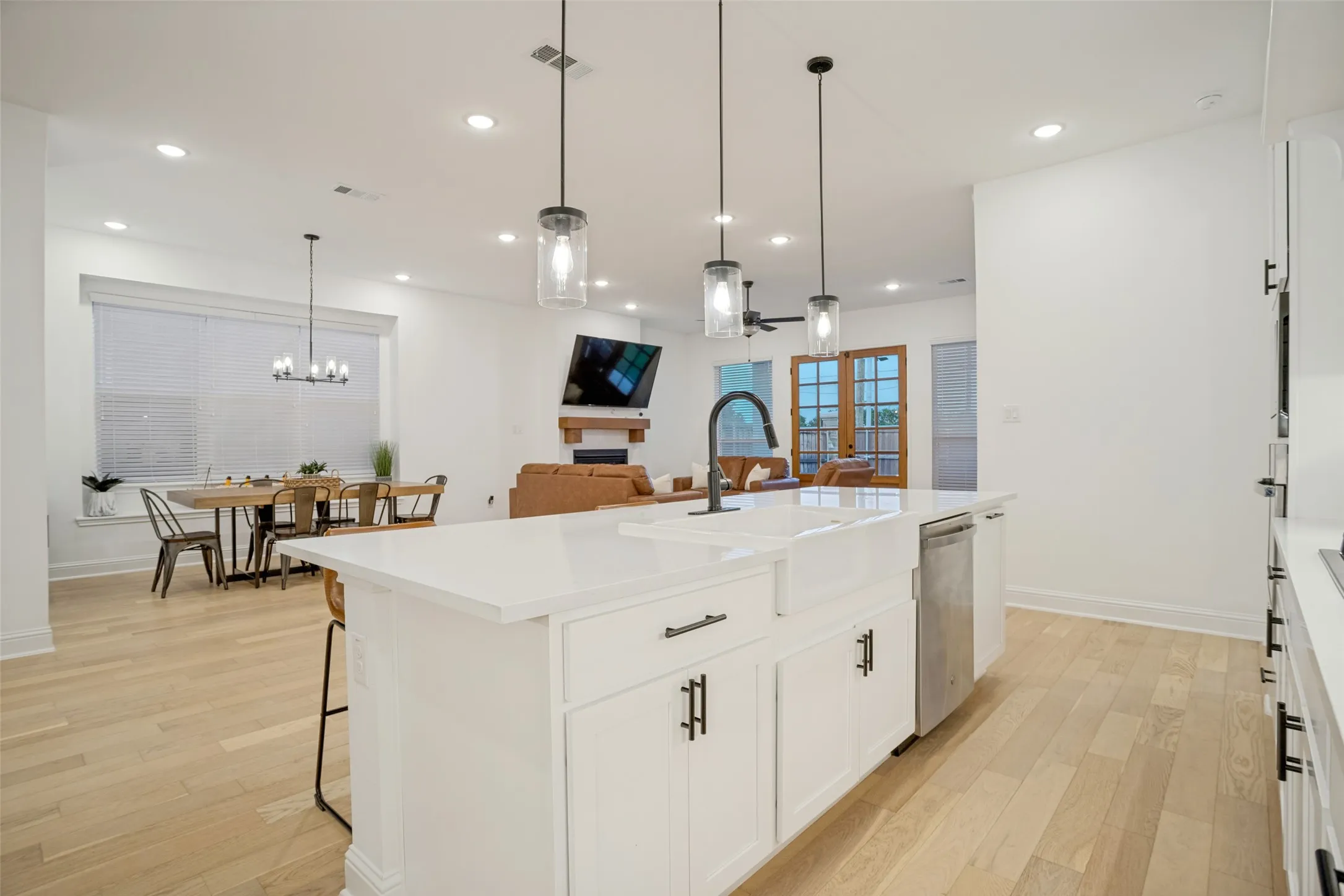 Single Family Residence For Sale in Collin County , 2208 Mercy Way, Wylie, Texas 75098, 5 Bedroom, 3 Bathroom, 2 Garage spaces, 3,174 Sqft, built in 2021, mls#21335183, Real Estate Agent in Wylie, Homes For Sale in Collin county, Homes For Sale in Wylie, Realtor in Wylie Texas, Real Estate Brokerage Independent Realty Texas, Luminita Cordes Realtor