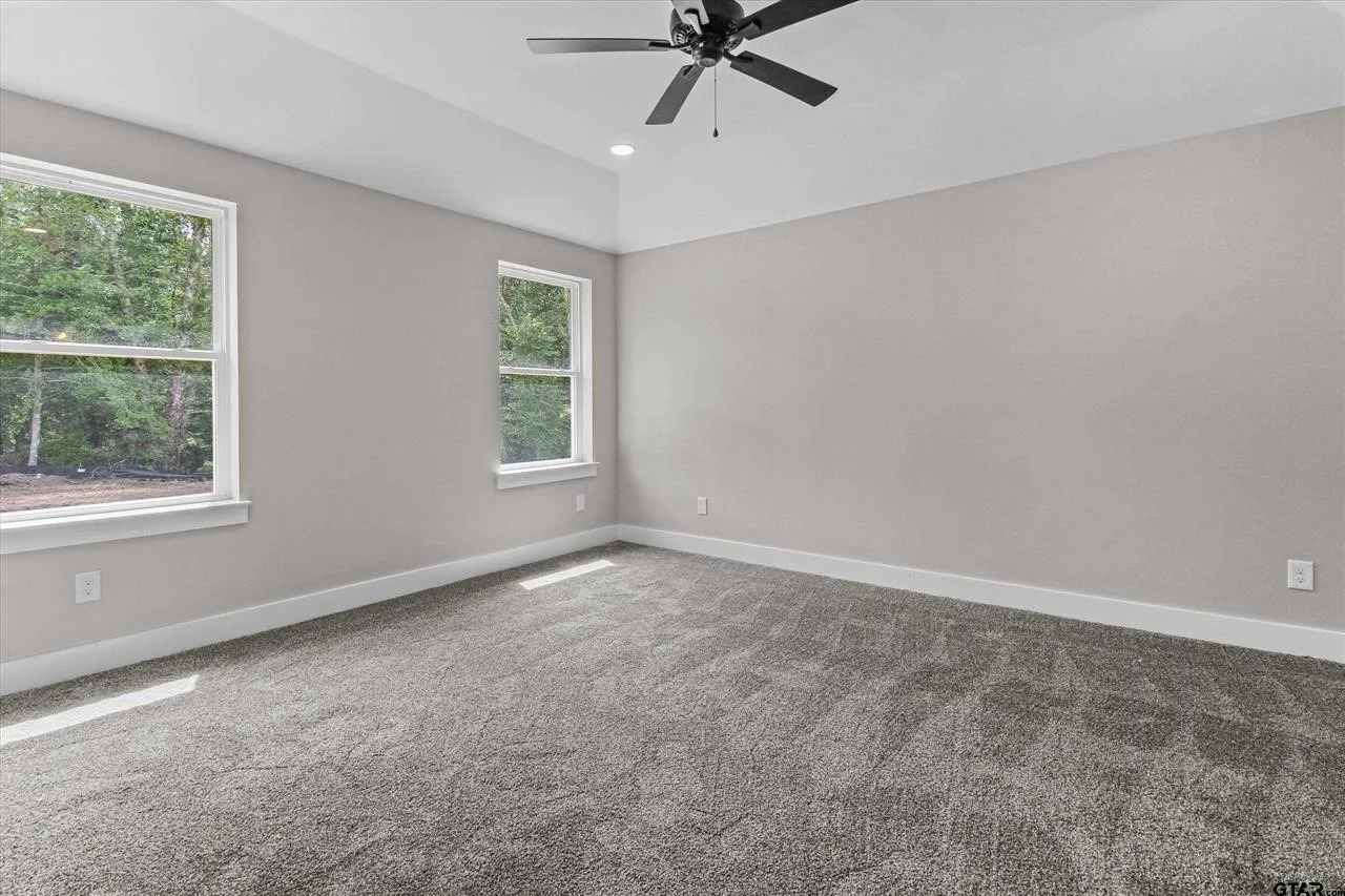 Single Family Residence For Sale in Smith County , 16134 Crossing Circle, Lindale, Texas 75771, 3 Bedroom, 2 Bathroom, 2 Garage spaces, 1,545 Sqft, built in 2024, mls#21335178, Real Estate Agent in Lindale, Homes For Sale in Smith county, Homes For Sale in Lindale, Realtor in Lindale Texas, Real Estate Brokerage Independent Realty Texas, Luminita Cordes Realtor
