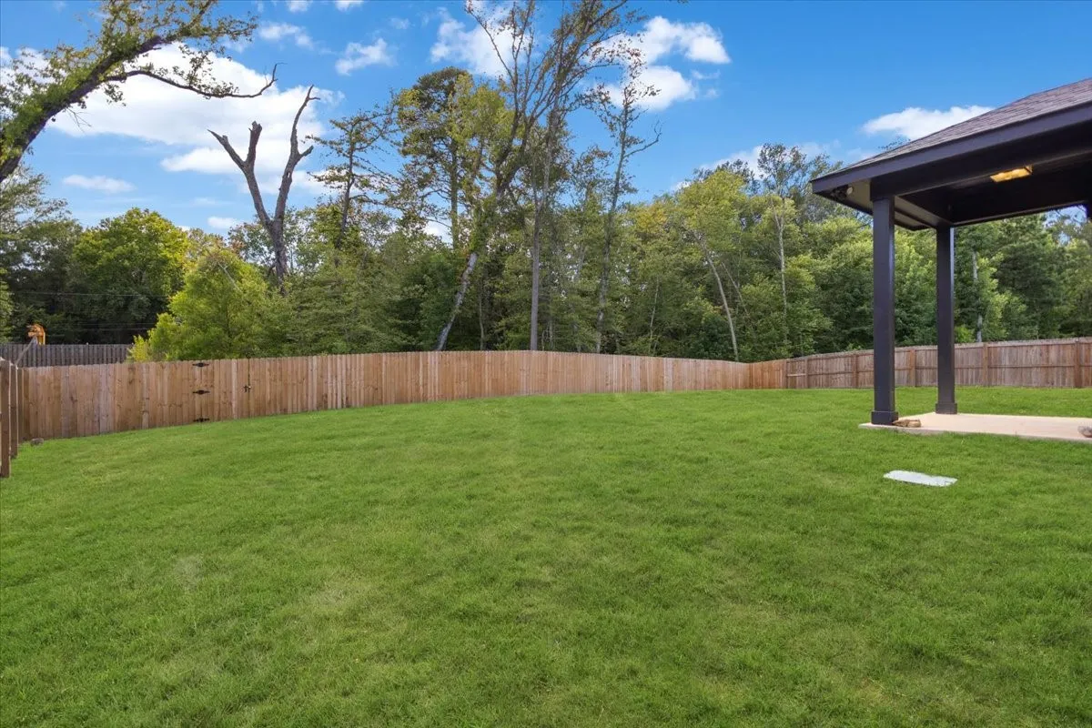 Single Family Residence For Sale in Smith County , 16134 Crossing Circle, Lindale, Texas 75771, 3 Bedroom, 2 Bathroom, 2 Garage spaces, 1,545 Sqft, built in 2024, mls#21335178, Real Estate Agent in Lindale, Homes For Sale in Smith county, Homes For Sale in Lindale, Realtor in Lindale Texas, Real Estate Brokerage Independent Realty Texas, Luminita Cordes Realtor