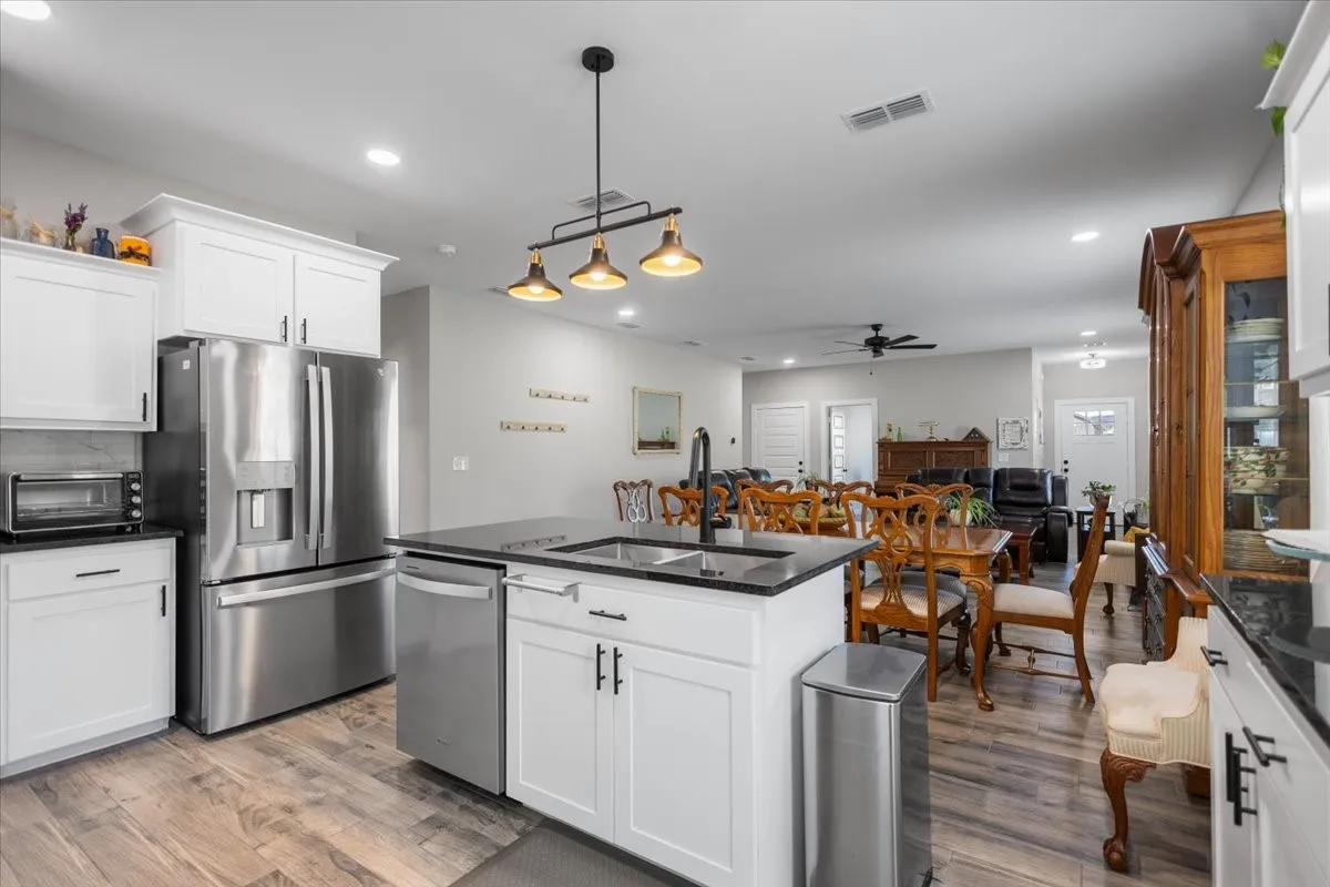 Single Family Residence For Sale in Smith County , 16134 Crossing Circle, Lindale, Texas 75771, 3 Bedroom, 2 Bathroom, 2 Garage spaces, 1,545 Sqft, built in 2024, mls#21335178, Real Estate Agent in Lindale, Homes For Sale in Smith county, Homes For Sale in Lindale, Realtor in Lindale Texas, Real Estate Brokerage Independent Realty Texas, Luminita Cordes Realtor
