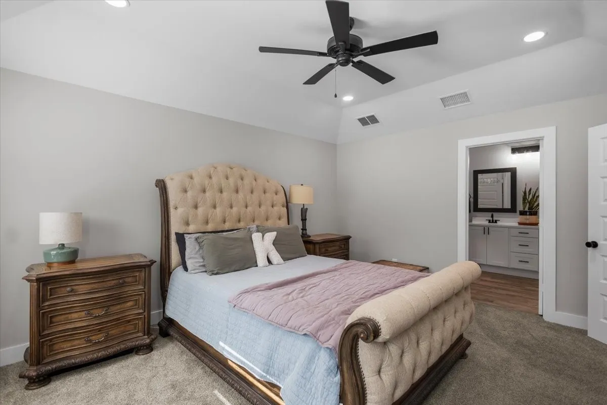 Single Family Residence For Sale in Smith County , 16134 Crossing Circle, Lindale, Texas 75771, 3 Bedroom, 2 Bathroom, 2 Garage spaces, 1,545 Sqft, built in 2024, mls#21335178, Real Estate Agent in Lindale, Homes For Sale in Smith county, Homes For Sale in Lindale, Realtor in Lindale Texas, Real Estate Brokerage Independent Realty Texas, Luminita Cordes Realtor