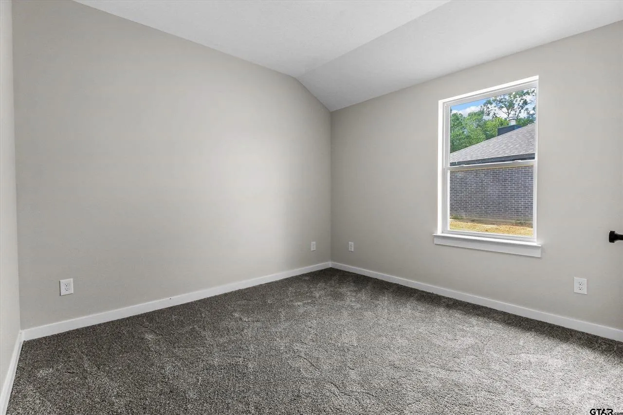 Single Family Residence For Sale in Smith County , 16134 Crossing Circle, Lindale, Texas 75771, 3 Bedroom, 2 Bathroom, 2 Garage spaces, 1,545 Sqft, built in 2024, mls#21335178, Real Estate Agent in Lindale, Homes For Sale in Smith county, Homes For Sale in Lindale, Realtor in Lindale Texas, Real Estate Brokerage Independent Realty Texas, Luminita Cordes Realtor