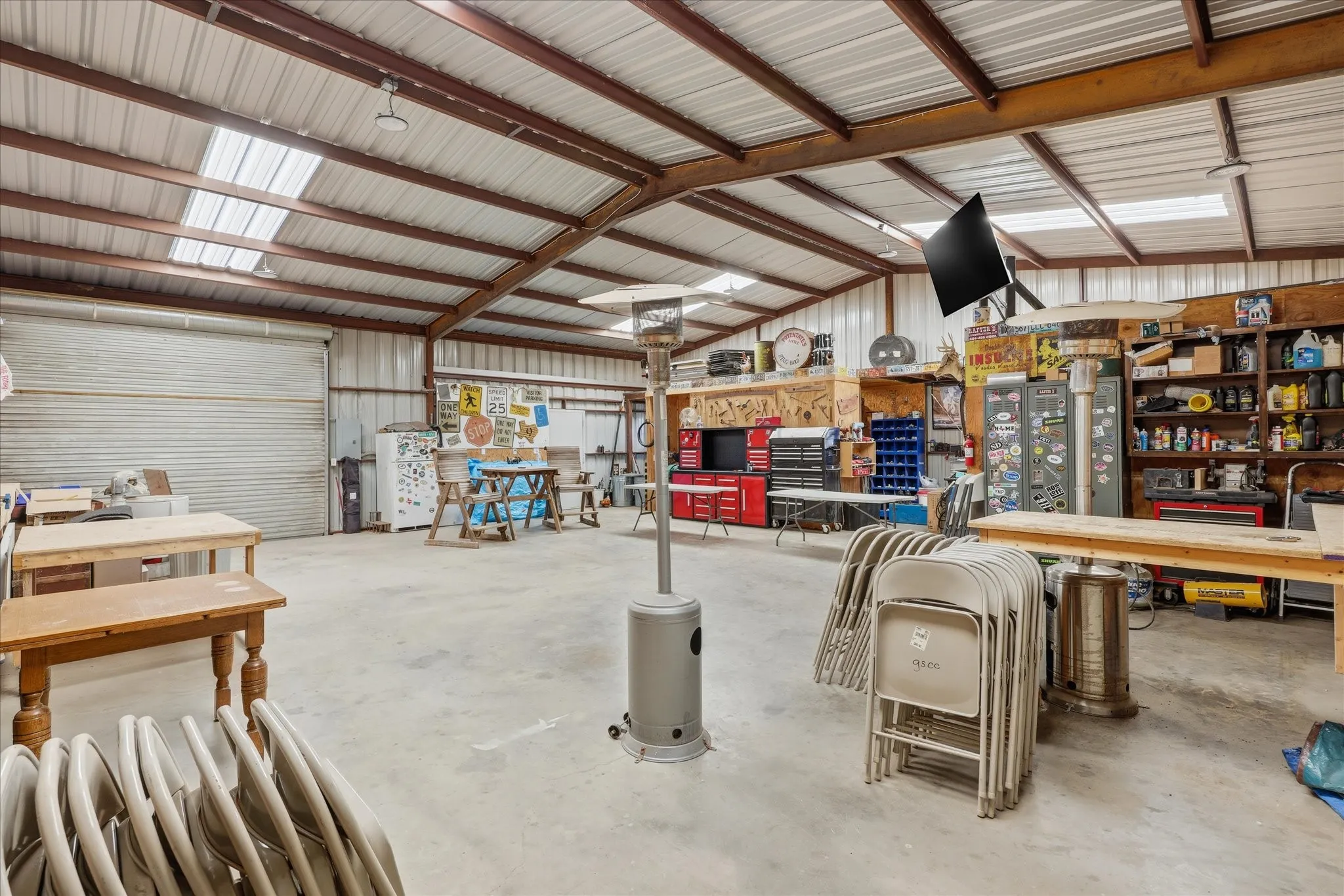 Single Family Residence For Sale in Erath County , 8980 CR 156, Bluff Dale, Texas 76433, 3 Bedroom, 2 Bathroom, Garage spaces, 2,414 Sqft, built in 2005, mls#21335142, Real Estate Agent in Bluff Dale, Homes For Sale in Erath county, Homes For Sale in Bluff Dale, Realtor in Bluff Dale Texas, Real Estate Brokerage Independent Realty Texas, Luminita Cordes Realtor