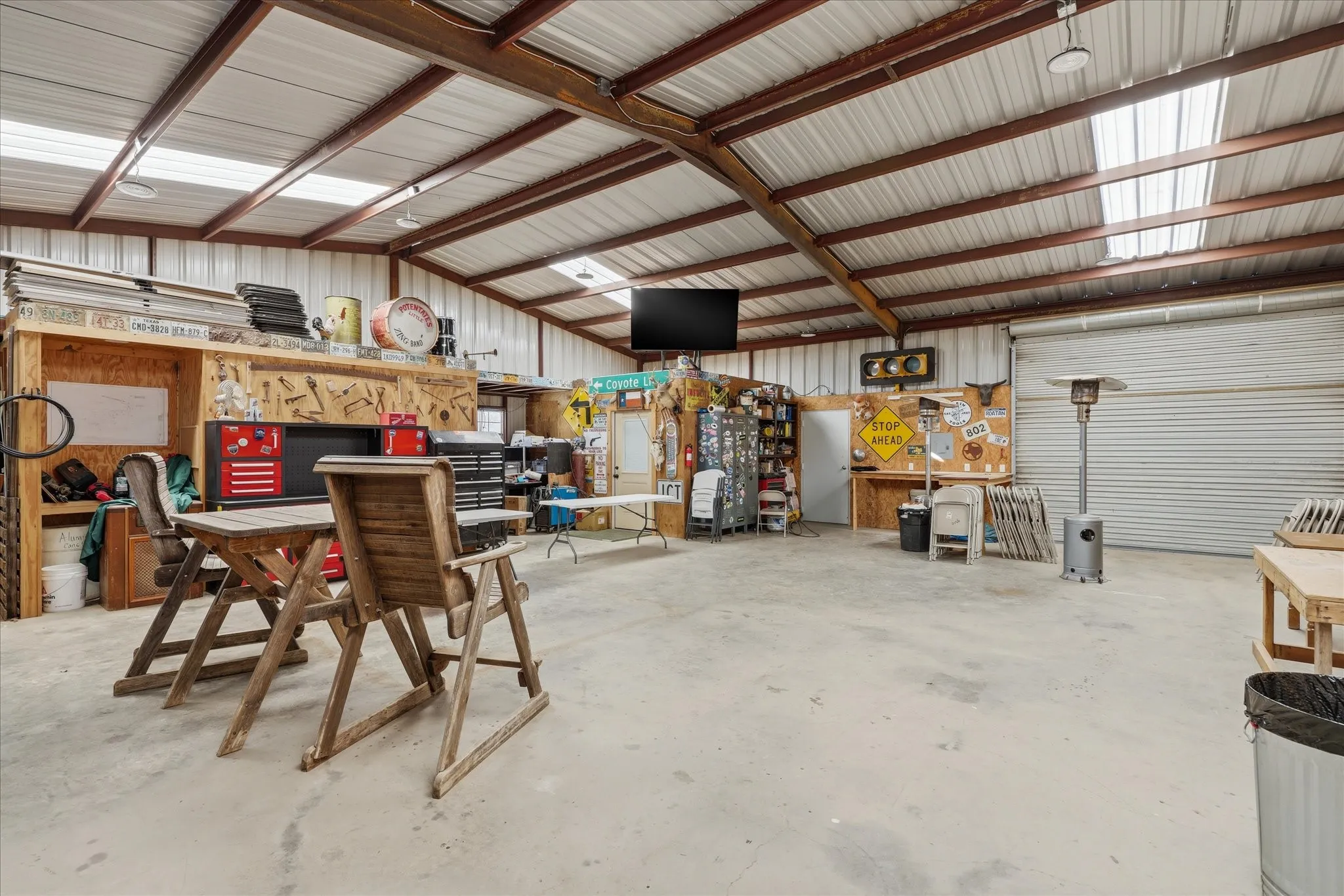 Single Family Residence For Sale in Erath County , 8980 CR 156, Bluff Dale, Texas 76433, 3 Bedroom, 2 Bathroom, Garage spaces, 2,414 Sqft, built in 2005, mls#21335142, Real Estate Agent in Bluff Dale, Homes For Sale in Erath county, Homes For Sale in Bluff Dale, Realtor in Bluff Dale Texas, Real Estate Brokerage Independent Realty Texas, Luminita Cordes Realtor