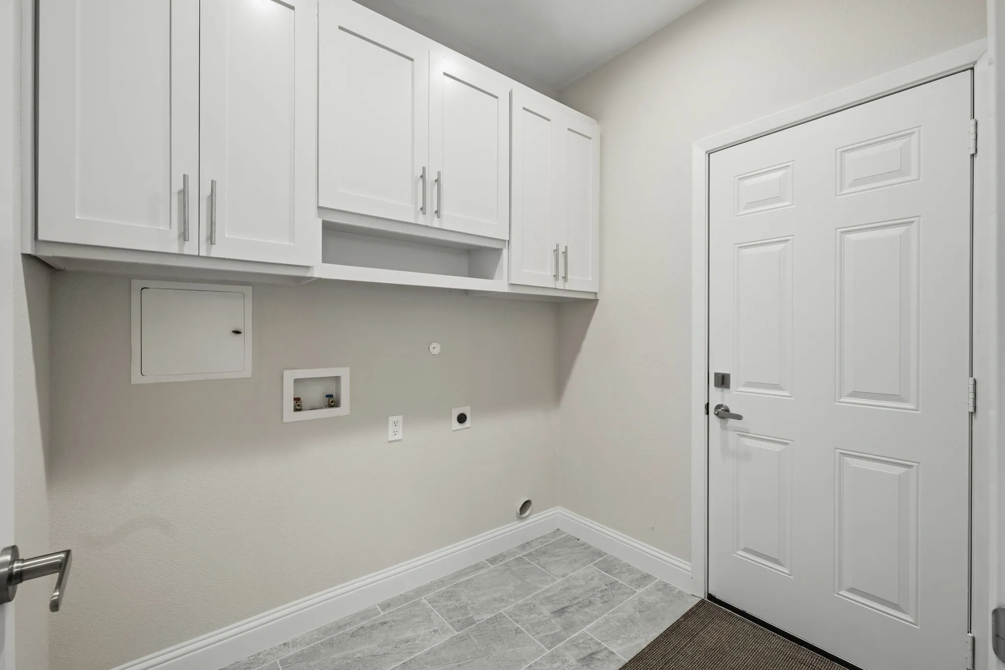 Single Family Residence For Sale in Grayson County , 899 E Jefferson Street, Van Alstyne, Texas 75495, 4 Bedrooms, 3 Bathrooms, 2 Garage spaces, 2,301 Sqft, built in 2022, Price $400,000, mls#21333293, Real Estate Agent in Van Alstyne, Homes For Sale in Grayson county, Homes For Sale in Van Alstyne, Realtor in Van Alstyne Texas, Real Estate Brokerage Independent Realty Texas, Luminita Cordes Realtor