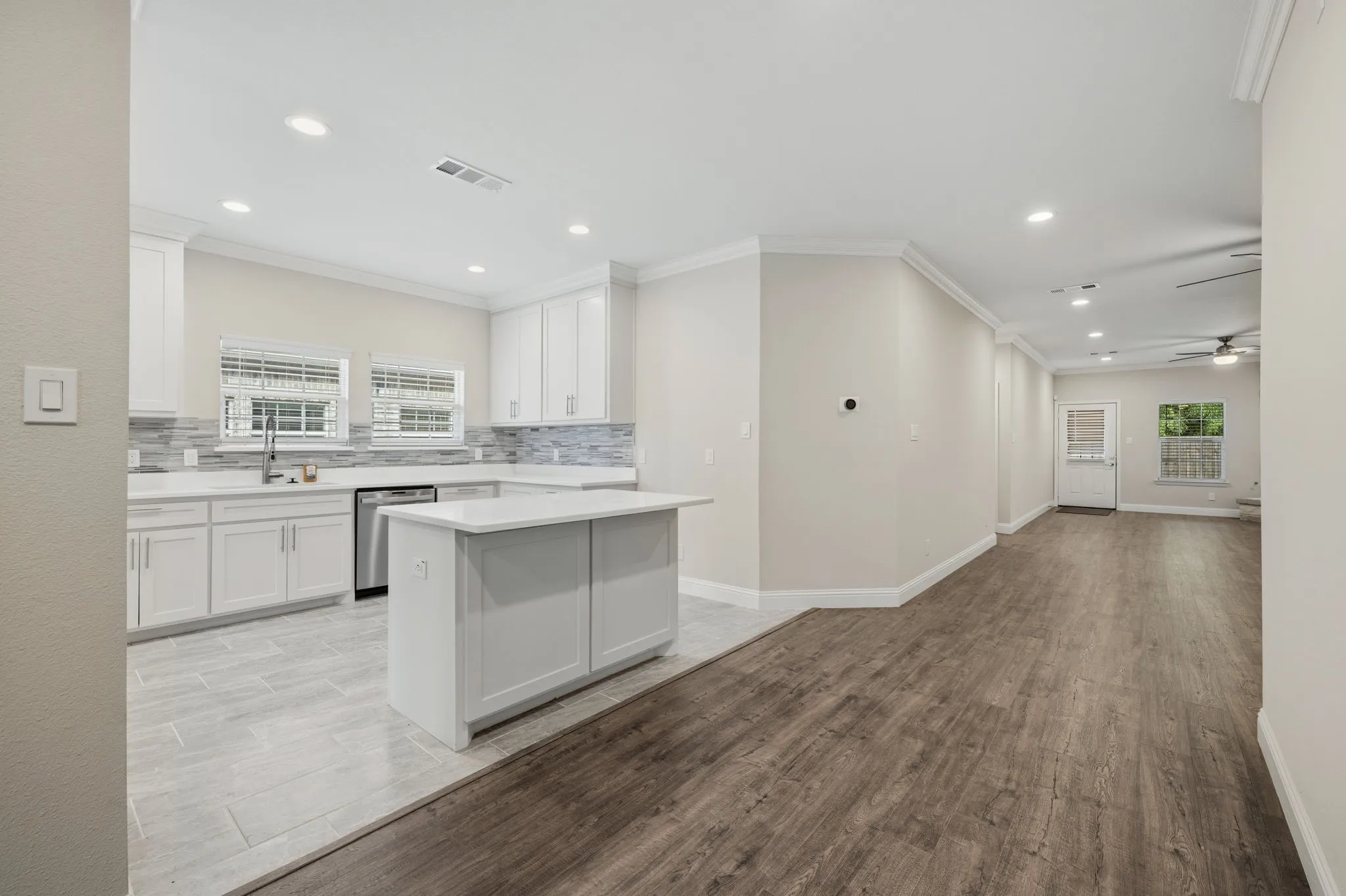 Single Family Residence For Sale in Grayson County , 899 E Jefferson Street, Van Alstyne, Texas 75495, 4 Bedrooms, 3 Bathrooms, 2 Garage spaces, 2,301 Sqft, built in 2022, Price $400,000, mls#21333293, Real Estate Agent in Van Alstyne, Homes For Sale in Grayson county, Homes For Sale in Van Alstyne, Realtor in Van Alstyne Texas, Real Estate Brokerage Independent Realty Texas, Luminita Cordes Realtor