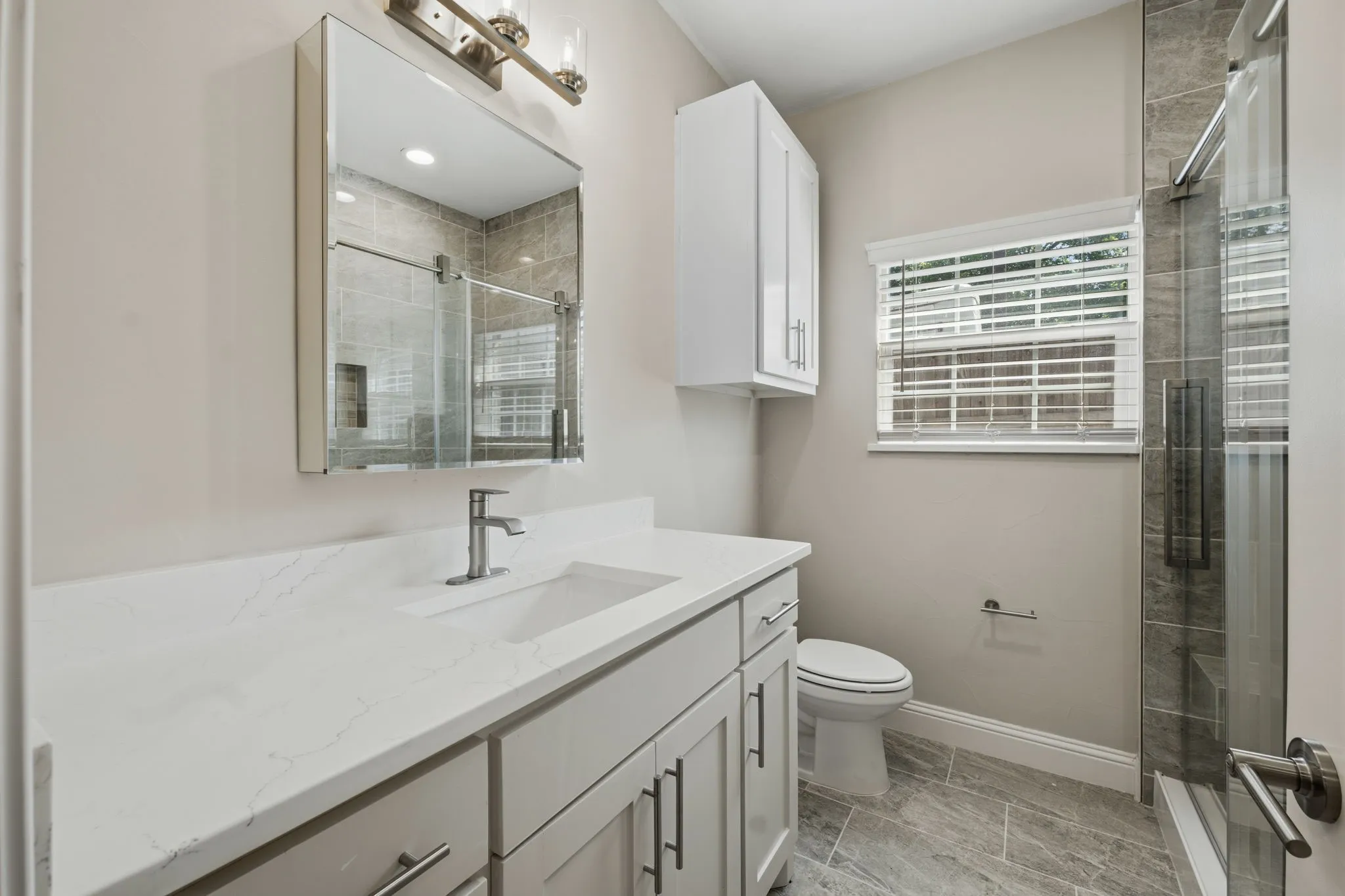 Single Family Residence For Sale in Grayson County , 899 E Jefferson Street, Van Alstyne, Texas 75495, 4 Bedrooms, 3 Bathrooms, 2 Garage spaces, 2,301 Sqft, built in 2022, Price $400,000, mls#21333293, Real Estate Agent in Van Alstyne, Homes For Sale in Grayson county, Homes For Sale in Van Alstyne, Realtor in Van Alstyne Texas, Real Estate Brokerage Independent Realty Texas, Luminita Cordes Realtor