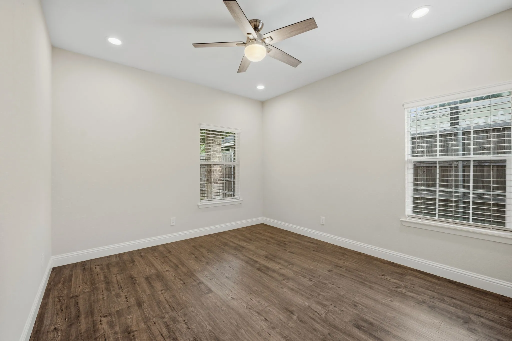 Single Family Residence For Sale in Grayson County , 899 E Jefferson Street, Van Alstyne, Texas 75495, 4 Bedrooms, 3 Bathrooms, 2 Garage spaces, 2,301 Sqft, built in 2022, Price $400,000, mls#21333293, Real Estate Agent in Van Alstyne, Homes For Sale in Grayson county, Homes For Sale in Van Alstyne, Realtor in Van Alstyne Texas, Real Estate Brokerage Independent Realty Texas, Luminita Cordes Realtor