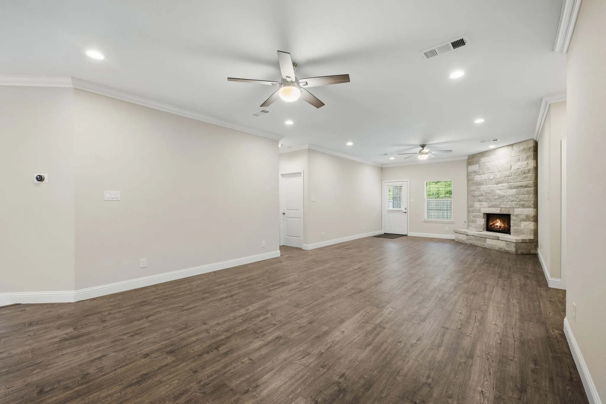 Single Family Residence For Sale in Grayson County , 899 E Jefferson Street, Van Alstyne, Texas 75495, 4 Bedrooms, 3 Bathrooms, 2 Garage spaces, 2,301 Sqft, built in 2022, Price $400,000, mls#21333293, Real Estate Agent in Van Alstyne, Homes For Sale in Grayson county, Homes For Sale in Van Alstyne, Realtor in Van Alstyne Texas, Real Estate Brokerage Independent Realty Texas, Luminita Cordes Realtor