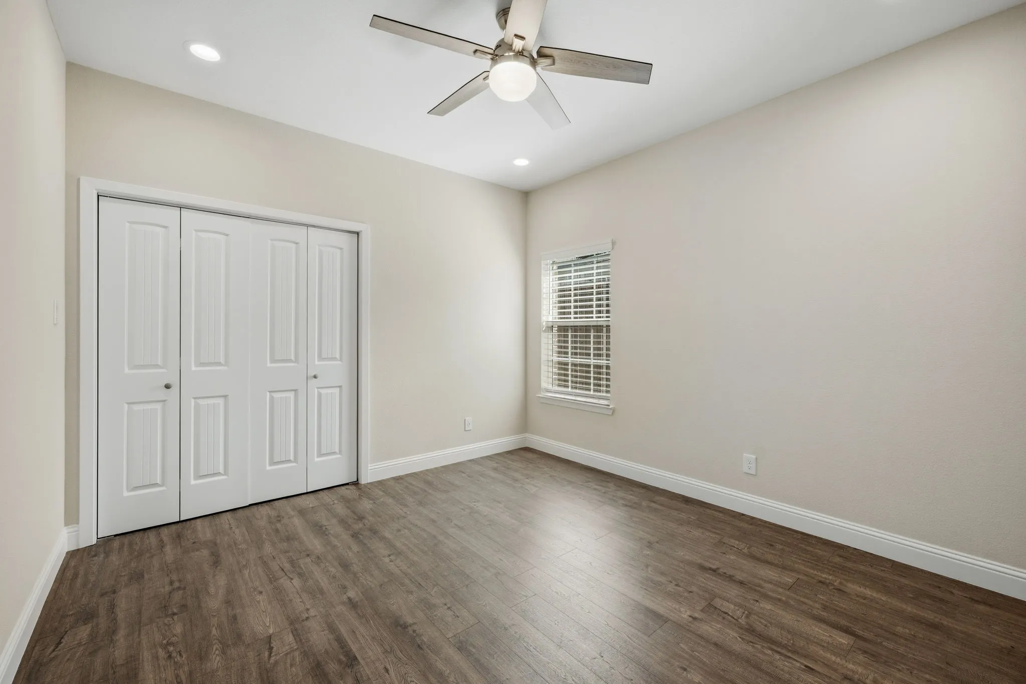 Single Family Residence For Sale in Grayson County , 899 E Jefferson Street, Van Alstyne, Texas 75495, 4 Bedrooms, 3 Bathrooms, 2 Garage spaces, 2,301 Sqft, built in 2022, Price $400,000, mls#21333293, Real Estate Agent in Van Alstyne, Homes For Sale in Grayson county, Homes For Sale in Van Alstyne, Realtor in Van Alstyne Texas, Real Estate Brokerage Independent Realty Texas, Luminita Cordes Realtor