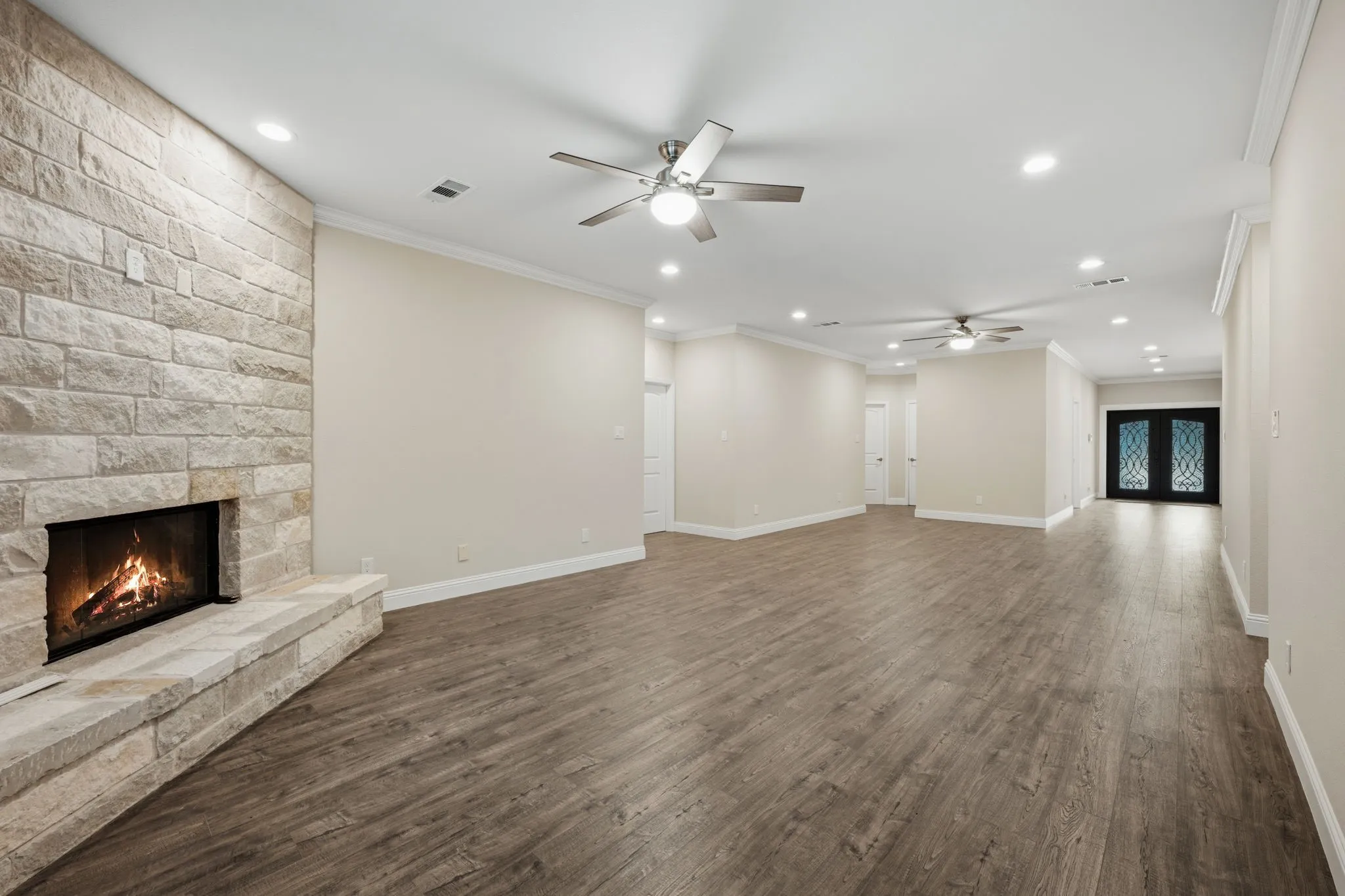 Single Family Residence For Sale in Grayson County , 899 E Jefferson Street, Van Alstyne, Texas 75495, 4 Bedrooms, 3 Bathrooms, 2 Garage spaces, 2,301 Sqft, built in 2022, Price $400,000, mls#21333293, Real Estate Agent in Van Alstyne, Homes For Sale in Grayson county, Homes For Sale in Van Alstyne, Realtor in Van Alstyne Texas, Real Estate Brokerage Independent Realty Texas, Luminita Cordes Realtor