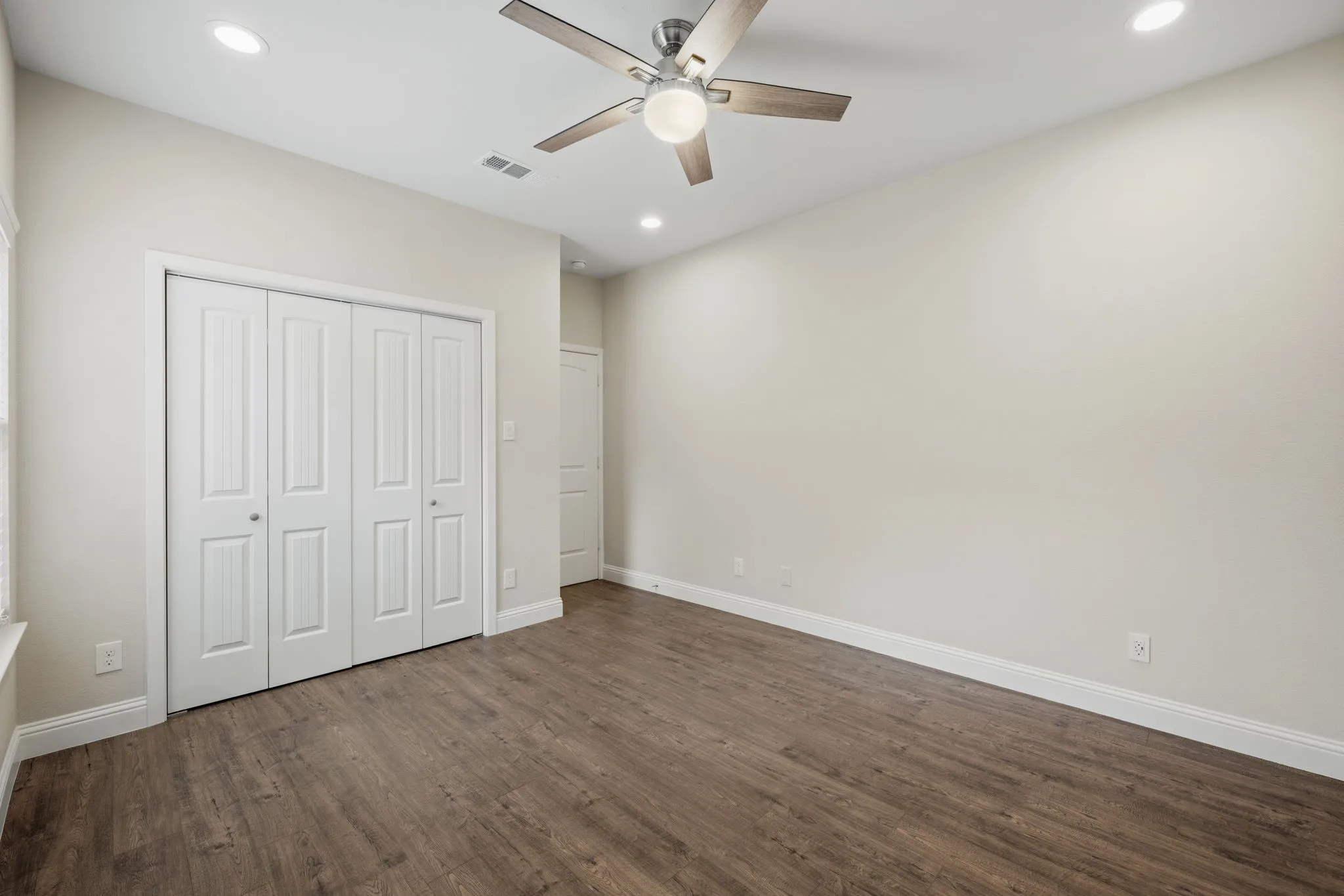 Single Family Residence For Sale in Grayson County , 899 E Jefferson Street, Van Alstyne, Texas 75495, 4 Bedrooms, 3 Bathrooms, 2 Garage spaces, 2,301 Sqft, built in 2022, Price $400,000, mls#21333293, Real Estate Agent in Van Alstyne, Homes For Sale in Grayson county, Homes For Sale in Van Alstyne, Realtor in Van Alstyne Texas, Real Estate Brokerage Independent Realty Texas, Luminita Cordes Realtor