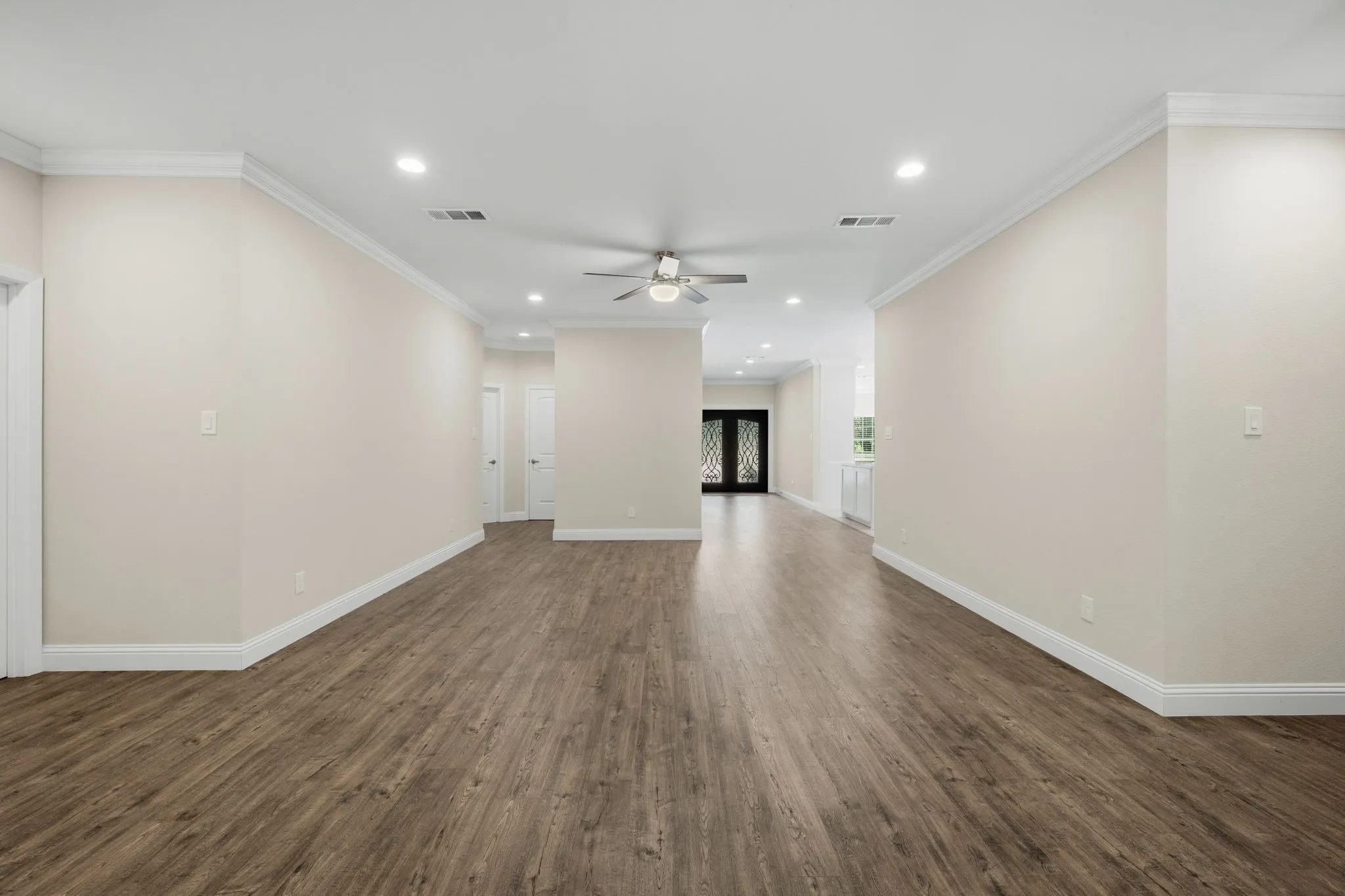 Single Family Residence For Sale in Grayson County , 899 E Jefferson Street, Van Alstyne, Texas 75495, 4 Bedrooms, 3 Bathrooms, 2 Garage spaces, 2,301 Sqft, built in 2022, Price $400,000, mls#21333293, Real Estate Agent in Van Alstyne, Homes For Sale in Grayson county, Homes For Sale in Van Alstyne, Realtor in Van Alstyne Texas, Real Estate Brokerage Independent Realty Texas, Luminita Cordes Realtor