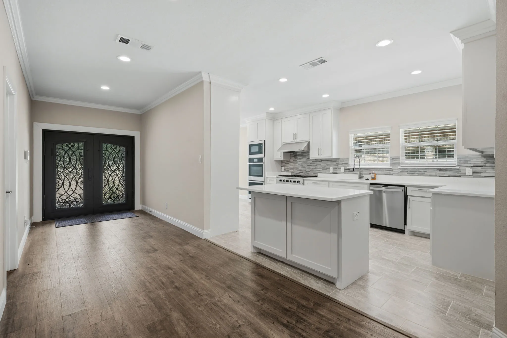 Single Family Residence For Sale in Grayson County , 899 E Jefferson Street, Van Alstyne, Texas 75495, 4 Bedrooms, 3 Bathrooms, 2 Garage spaces, 2,301 Sqft, built in 2022, Price $400,000, mls#21333293, Real Estate Agent in Van Alstyne, Homes For Sale in Grayson county, Homes For Sale in Van Alstyne, Realtor in Van Alstyne Texas, Real Estate Brokerage Independent Realty Texas, Luminita Cordes Realtor