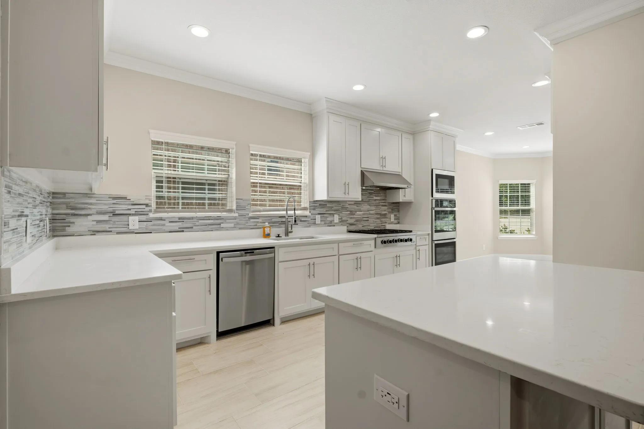 Single Family Residence For Sale in Grayson County , 901 E Jefferson Street, Van Alstyne, Texas 75495, 4 Bedrooms, 3 Bathrooms, 2 Garage spaces, 2,301 Sqft, built in 2022, Price $400,000, mls#21333375, Real Estate Agent in Van Alstyne, Homes For Sale in Grayson county, Homes For Sale in Van Alstyne, Realtor in Van Alstyne Texas, Real Estate Brokerage Independent Realty Texas, Luminita Cordes Realtor