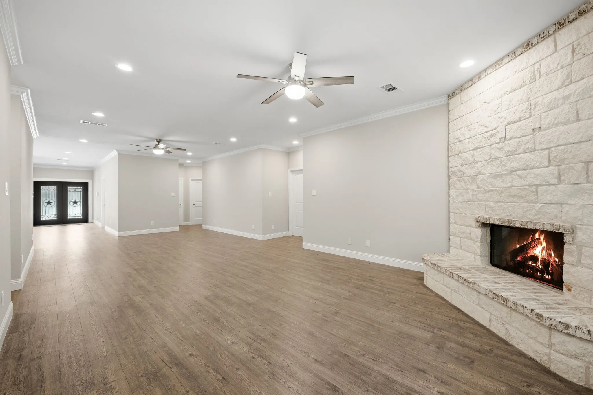 Single Family Residence For Sale in Grayson County , 901 E Jefferson Street, Van Alstyne, Texas 75495, 4 Bedrooms, 3 Bathrooms, 2 Garage spaces, 2,301 Sqft, built in 2022, Price $400,000, mls#21333375, Real Estate Agent in Van Alstyne, Homes For Sale in Grayson county, Homes For Sale in Van Alstyne, Realtor in Van Alstyne Texas, Real Estate Brokerage Independent Realty Texas, Luminita Cordes Realtor