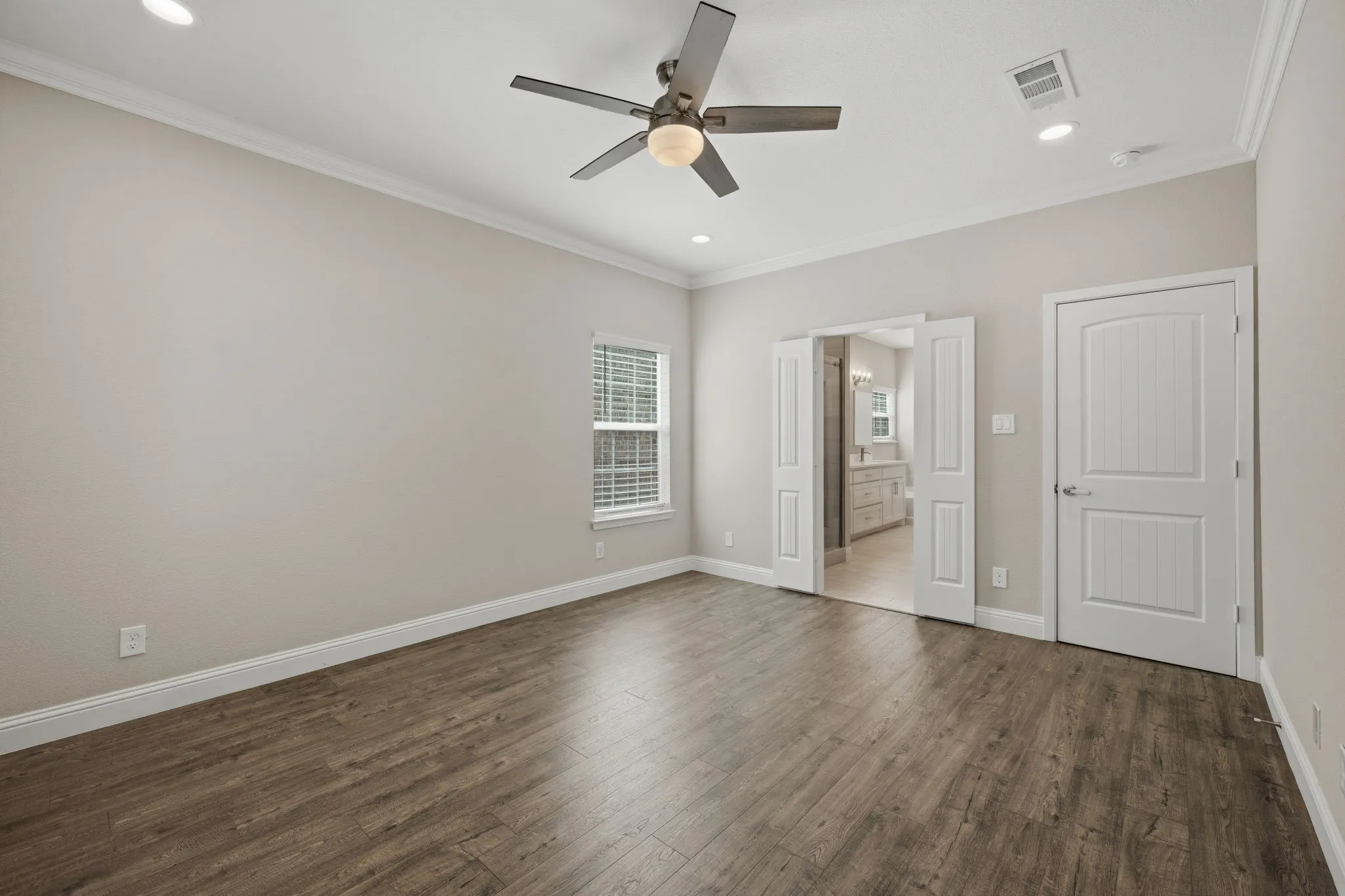 Single Family Residence For Sale in Grayson County , 901 E Jefferson Street, Van Alstyne, Texas 75495, 4 Bedrooms, 3 Bathrooms, 2 Garage spaces, 2,301 Sqft, built in 2022, Price $400,000, mls#21333375, Real Estate Agent in Van Alstyne, Homes For Sale in Grayson county, Homes For Sale in Van Alstyne, Realtor in Van Alstyne Texas, Real Estate Brokerage Independent Realty Texas, Luminita Cordes Realtor