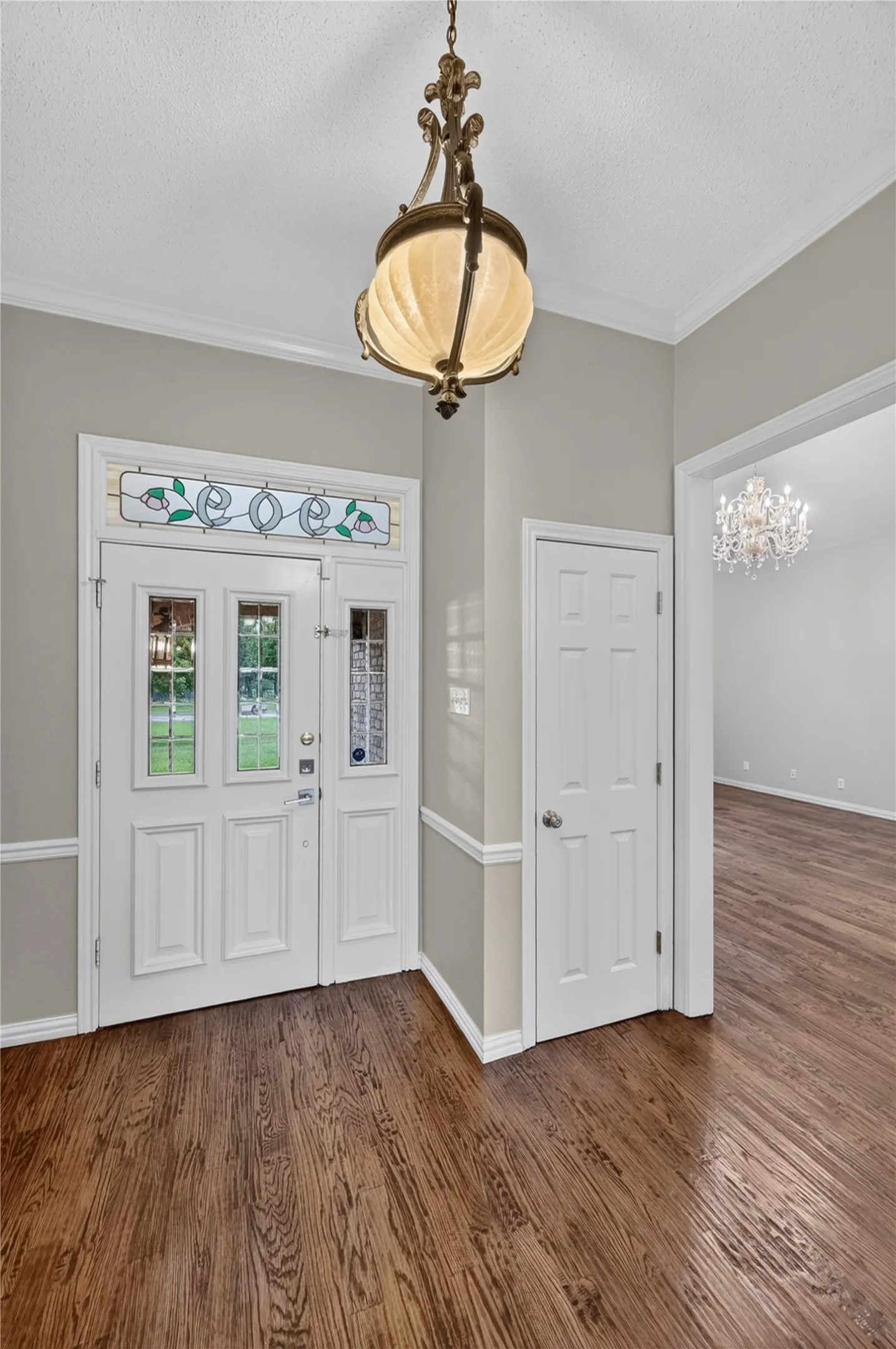 Single Family Residence For Rent in Tarrant County , 909 San Saba Drive, Southlake, Texas 76092, 4 Bedroom, 3 Bathroom, 2 Garage spaces, 2,330 Sqft, built in 1985, mls#21335188, Real Estate Agent in Southlake, Homes For Rent in Tarrant county, Homes For Rent in Southlake, Realtor in Southlake Texas, Real Estate Brokerage Independent Realty Texas, Luminita Cordes Realtor