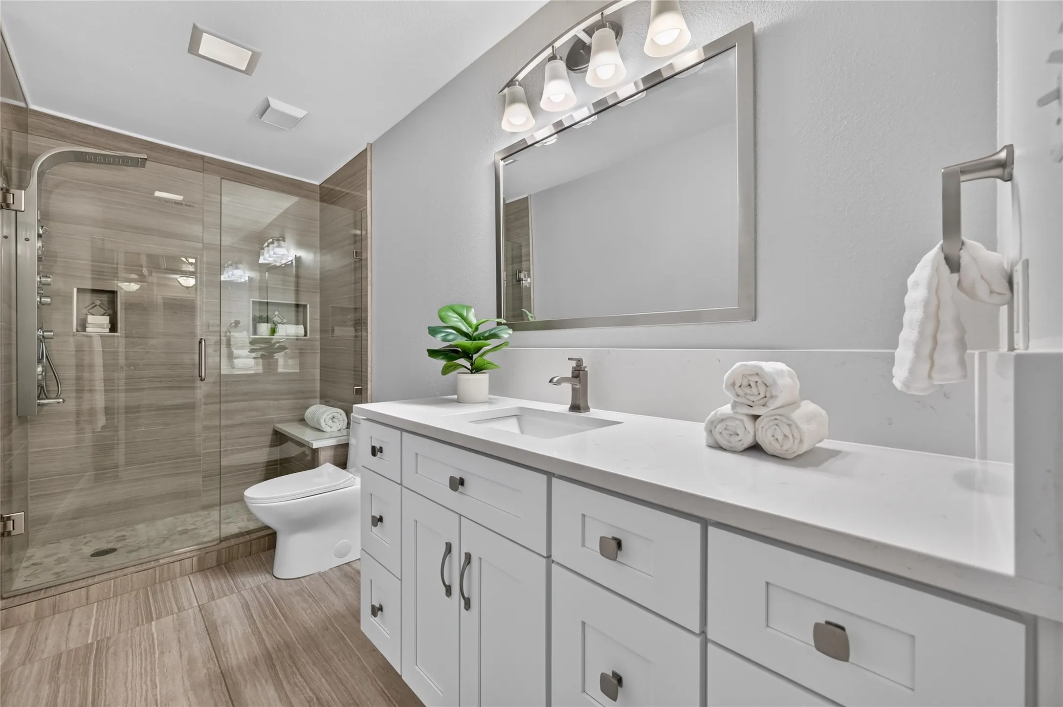 Single Family Residence For Rent in Tarrant County , 909 San Saba Drive, Southlake, Texas 76092, 4 Bedroom, 3 Bathroom, 2 Garage spaces, 2,330 Sqft, built in 1985, mls#21335188, Real Estate Agent in Southlake, Homes For Rent in Tarrant county, Homes For Rent in Southlake, Realtor in Southlake Texas, Real Estate Brokerage Independent Realty Texas, Luminita Cordes Realtor