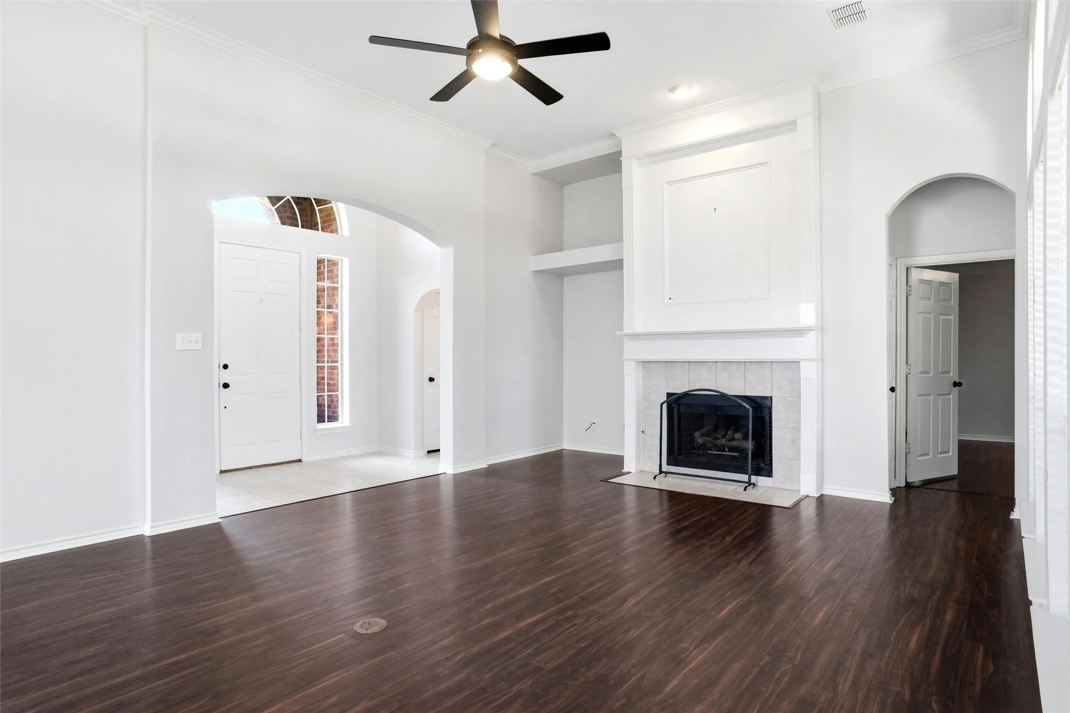 Single Family Residence For Sale in Denton County , 317 Cherokee Trail, Argyle, Texas 76226, 3 Bedroom, 2 Bathroom, 2 Garage spaces, 1,952 Sqft, built in 1998, Price $409,900, mls#21335191, Real Estate Agent in Argyle, Homes For Sale in Denton county, Homes For Sale in Argyle, Realtor in Argyle Texas, Real Estate Brokerage Independent Realty Texas, Luminita Cordes Realtor