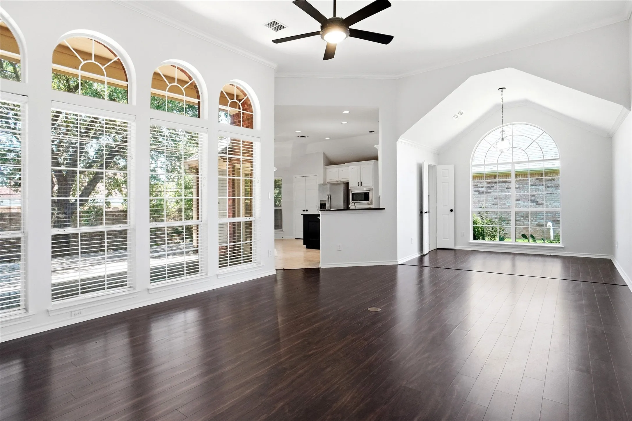 Single Family Residence For Sale in Denton County , 317 Cherokee Trail, Argyle, Texas 76226, 3 Bedroom, 2 Bathroom, 2 Garage spaces, 1,952 Sqft, built in 1998, Price $409,900, mls#21335191, Real Estate Agent in Argyle, Homes For Sale in Denton county, Homes For Sale in Argyle, Realtor in Argyle Texas, Real Estate Brokerage Independent Realty Texas, Luminita Cordes Realtor