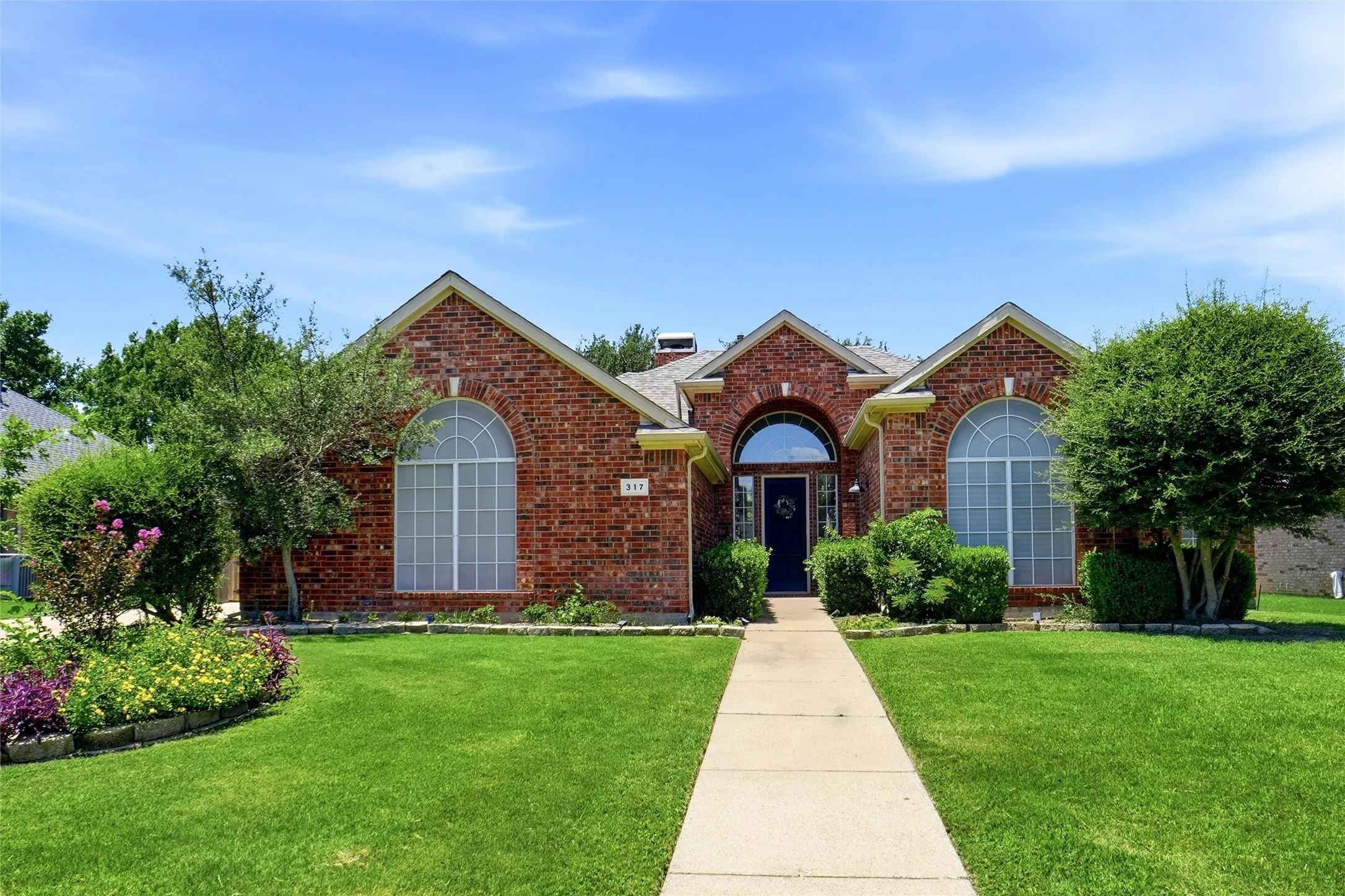 Single Family Residence For Sale in Denton County , 317 Cherokee Trail, Argyle, Texas 76226, 3 Bedroom, 2 Bathroom, 2 Garage spaces, 1,952 Sqft, built in 1998, Price $409,900, mls#21335191, Real Estate Agent in Argyle, Homes For Sale in Denton county, Homes For Sale in Argyle, Realtor in Argyle Texas, Real Estate Brokerage Independent Realty Texas, Luminita Cordes Realtor