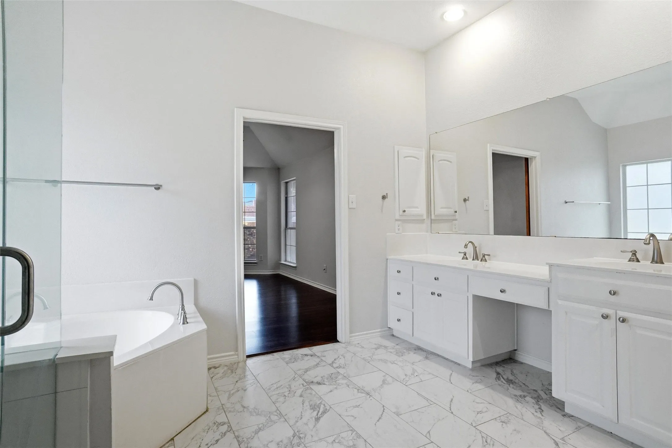 Single Family Residence For Sale in Denton County , 317 Cherokee Trail, Argyle, Texas 76226, 3 Bedroom, 2 Bathroom, 2 Garage spaces, 1,952 Sqft, built in 1998, Price $409,900, mls#21335191, Real Estate Agent in Argyle, Homes For Sale in Denton county, Homes For Sale in Argyle, Realtor in Argyle Texas, Real Estate Brokerage Independent Realty Texas, Luminita Cordes Realtor