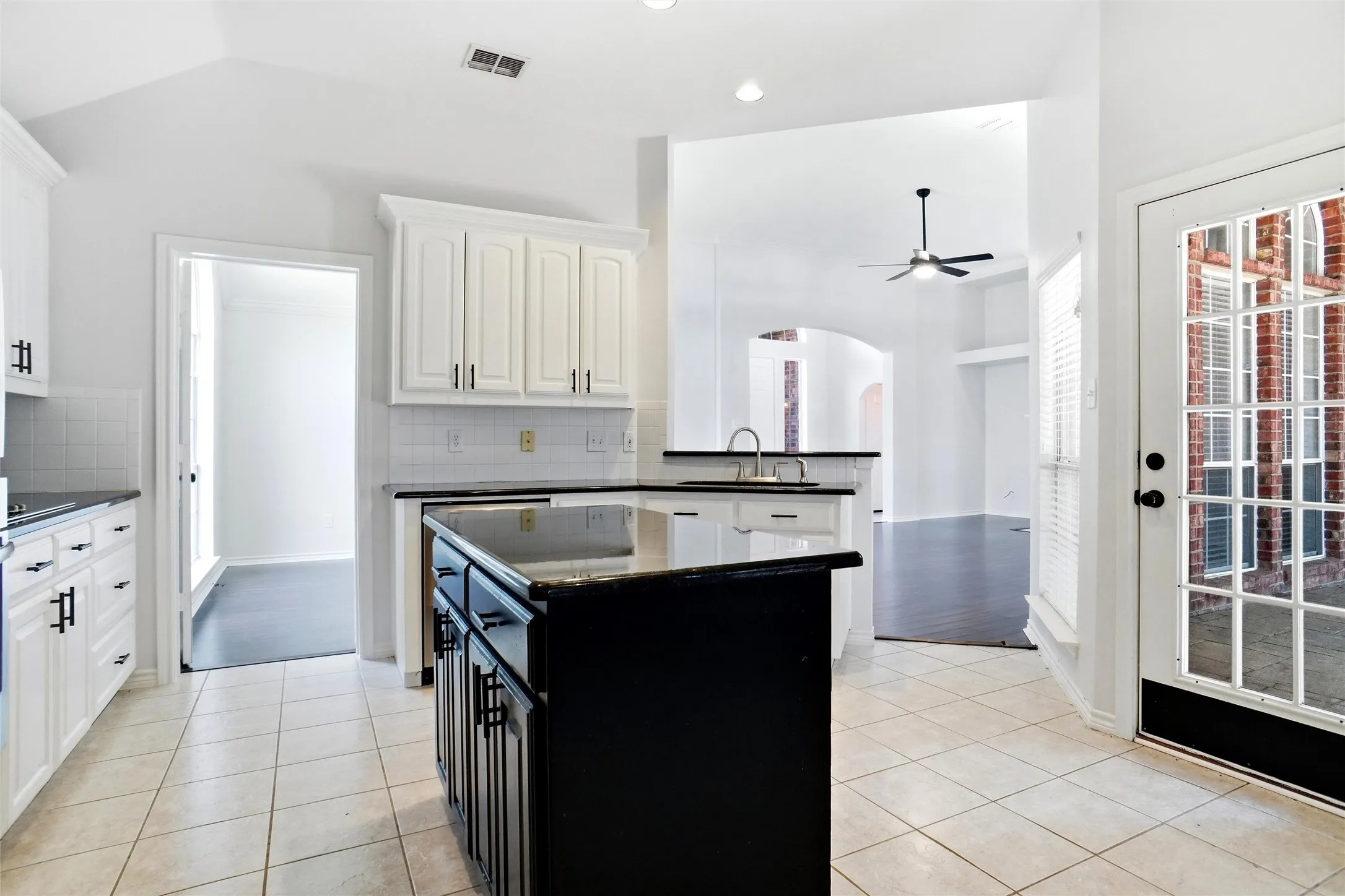 Single Family Residence For Sale in Denton County , 317 Cherokee Trail, Argyle, Texas 76226, 3 Bedroom, 2 Bathroom, 2 Garage spaces, 1,952 Sqft, built in 1998, Price $409,900, mls#21335191, Real Estate Agent in Argyle, Homes For Sale in Denton county, Homes For Sale in Argyle, Realtor in Argyle Texas, Real Estate Brokerage Independent Realty Texas, Luminita Cordes Realtor