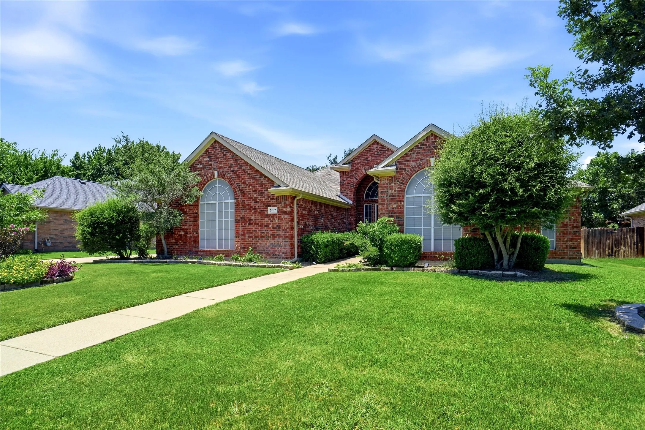 Single Family Residence For Sale in Denton County , 317 Cherokee Trail, Argyle, Texas 76226, 3 Bedroom, 2 Bathroom, 2 Garage spaces, 1,952 Sqft, built in 1998, Price $409,900, mls#21335191, Real Estate Agent in Argyle, Homes For Sale in Denton county, Homes For Sale in Argyle, Realtor in Argyle Texas, Real Estate Brokerage Independent Realty Texas, Luminita Cordes Realtor