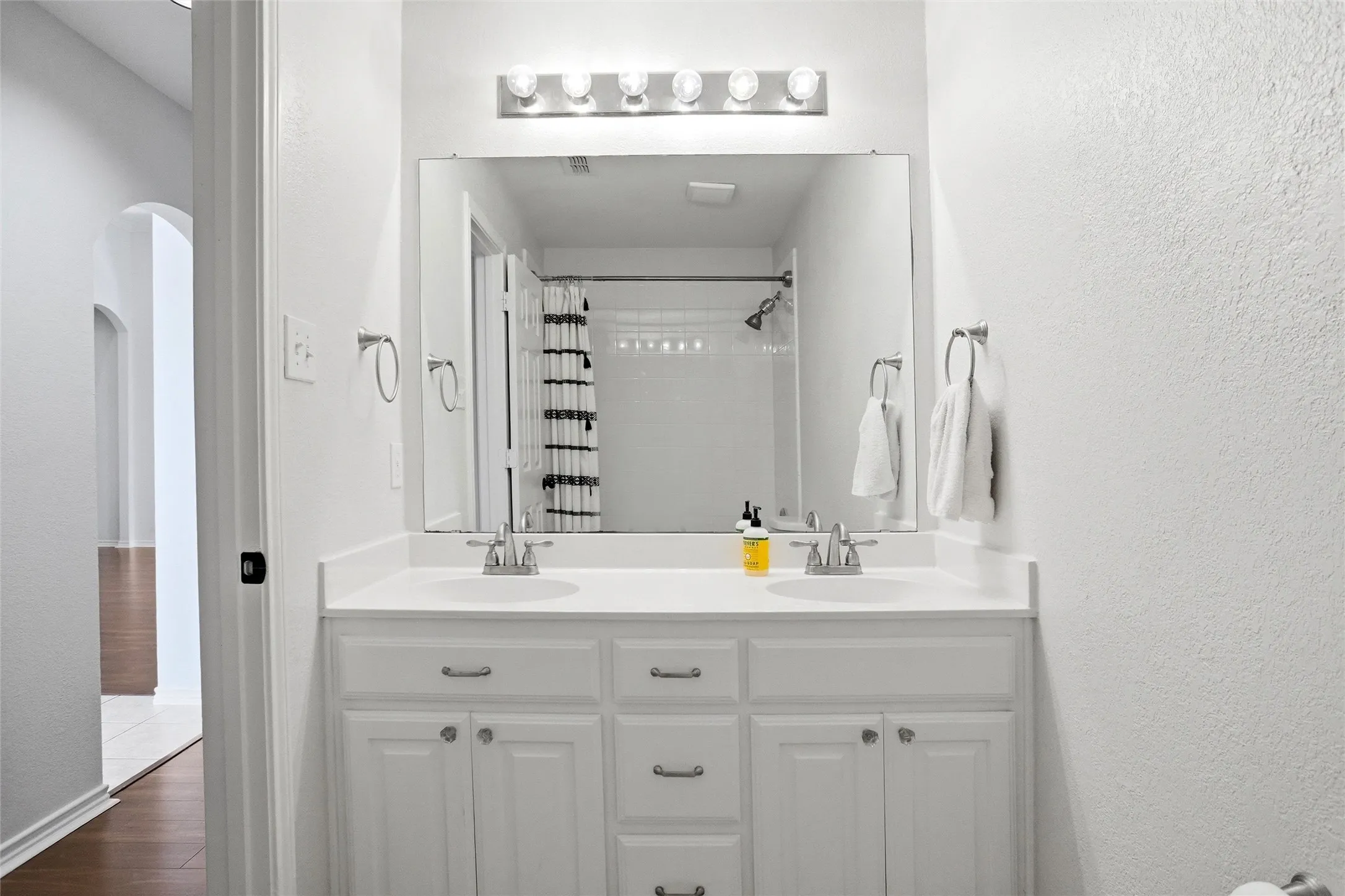 Single Family Residence For Sale in Denton County , 317 Cherokee Trail, Argyle, Texas 76226, 3 Bedroom, 2 Bathroom, 2 Garage spaces, 1,952 Sqft, built in 1998, Price $409,900, mls#21335191, Real Estate Agent in Argyle, Homes For Sale in Denton county, Homes For Sale in Argyle, Realtor in Argyle Texas, Real Estate Brokerage Independent Realty Texas, Luminita Cordes Realtor