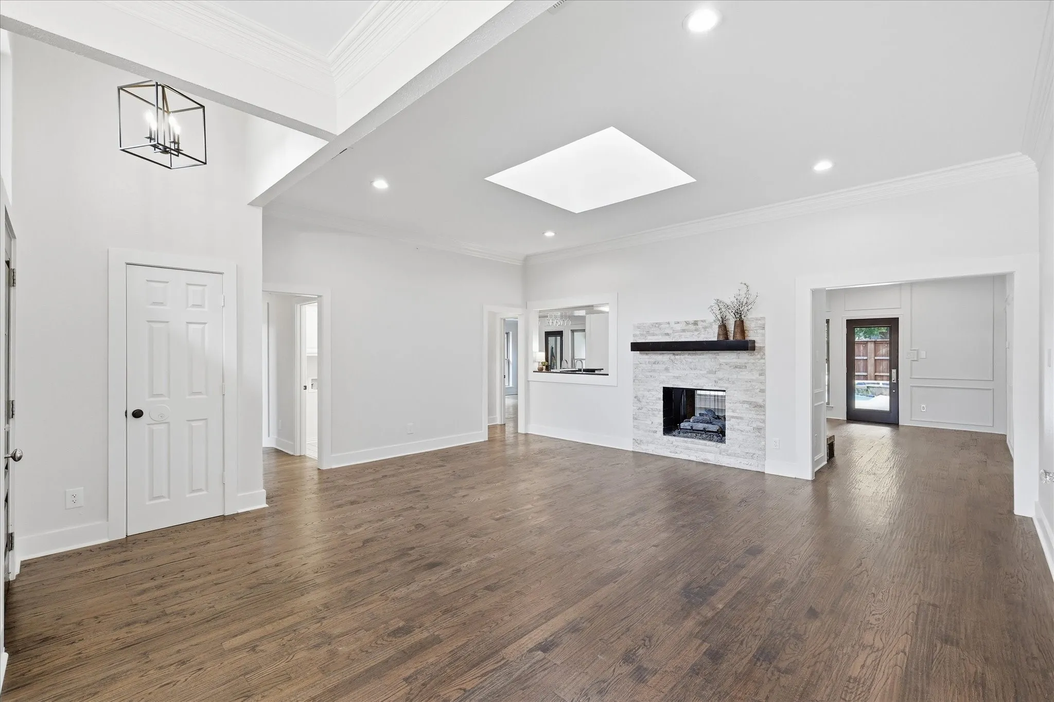 Single Family Residence For Sale in Dallas County , 4829 Saint James Court, Mesquite, Texas 75150, 4 Bedroom, 3 Bathroom, 2 Garage spaces, 3,135 Sqft, built in 1989, mls#21330580, Real Estate Agent in Mesquite, Homes For Sale in Dallas county, Homes For Sale in Mesquite, Realtor in Mesquite Texas, Real Estate Brokerage Independent Realty Texas, Luminita Cordes Realtor