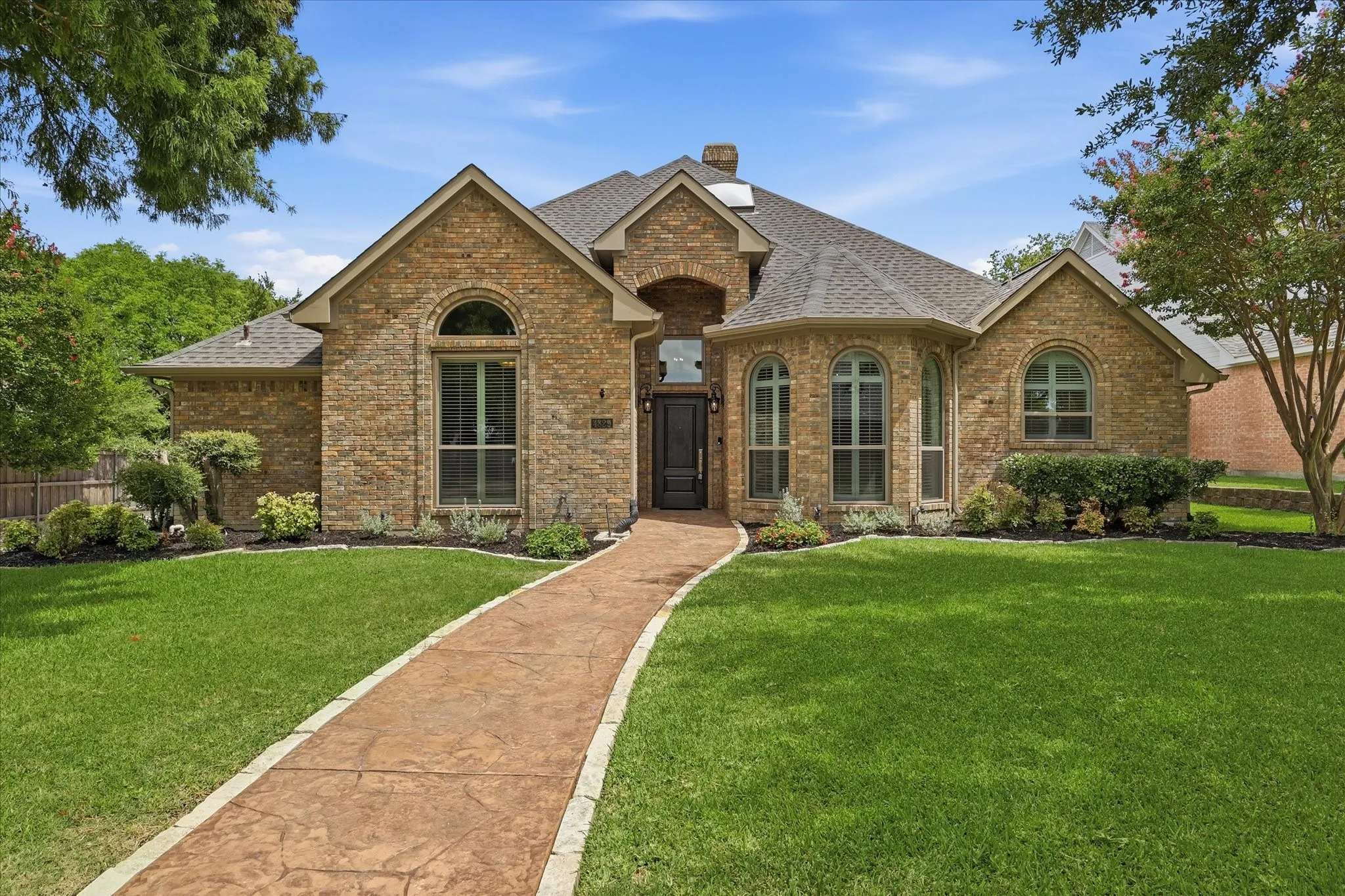 Single Family Residence For Sale in Dallas County , 4829 Saint James Court, Mesquite, Texas 75150, 4 Bedroom, 3 Bathroom, 2 Garage spaces, 3,135 Sqft, built in 1989, mls#21330580, Real Estate Agent in Mesquite, Homes For Sale in Dallas county, Homes For Sale in Mesquite, Realtor in Mesquite Texas, Real Estate Brokerage Independent Realty Texas, Luminita Cordes Realtor