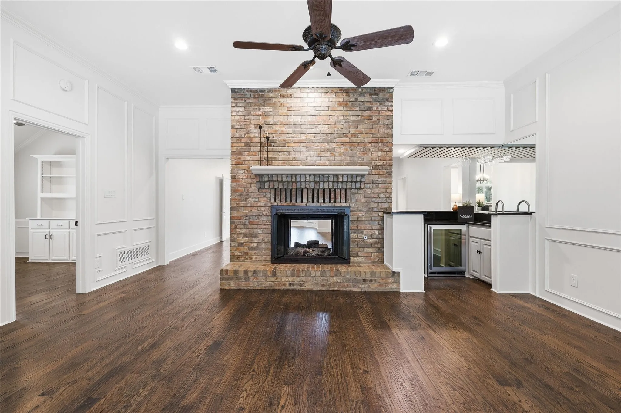 Single Family Residence For Sale in Dallas County , 4829 Saint James Court, Mesquite, Texas 75150, 4 Bedroom, 3 Bathroom, 2 Garage spaces, 3,135 Sqft, built in 1989, mls#21330580, Real Estate Agent in Mesquite, Homes For Sale in Dallas county, Homes For Sale in Mesquite, Realtor in Mesquite Texas, Real Estate Brokerage Independent Realty Texas, Luminita Cordes Realtor