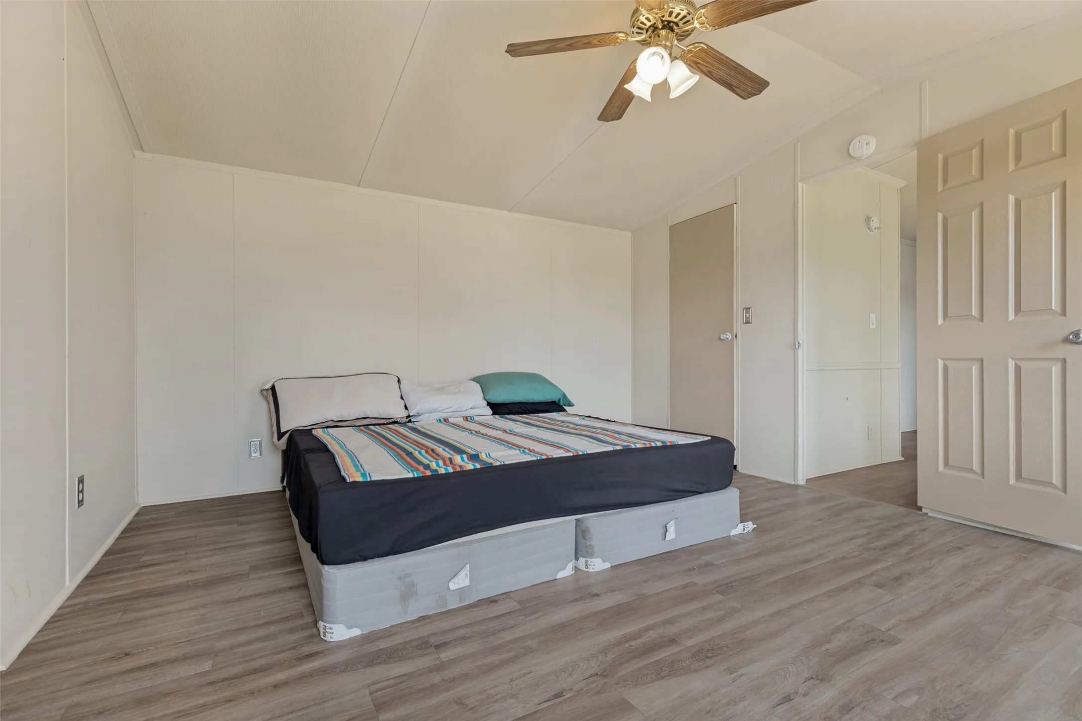 Mobile Home For Sale in Liberty County , 24 Road 5203, Cleveland, Texas 77327, 3 Bedroom, 2 Bathroom, Garage spaces, 1,250 Sqft, built in 1998, mls#21334989, Real Estate Agent in Cleveland, Homes For Sale in Liberty county, Homes For Sale in Cleveland, Realtor in Cleveland Texas, Real Estate Brokerage Independent Realty Texas, Luminita Cordes Realtor