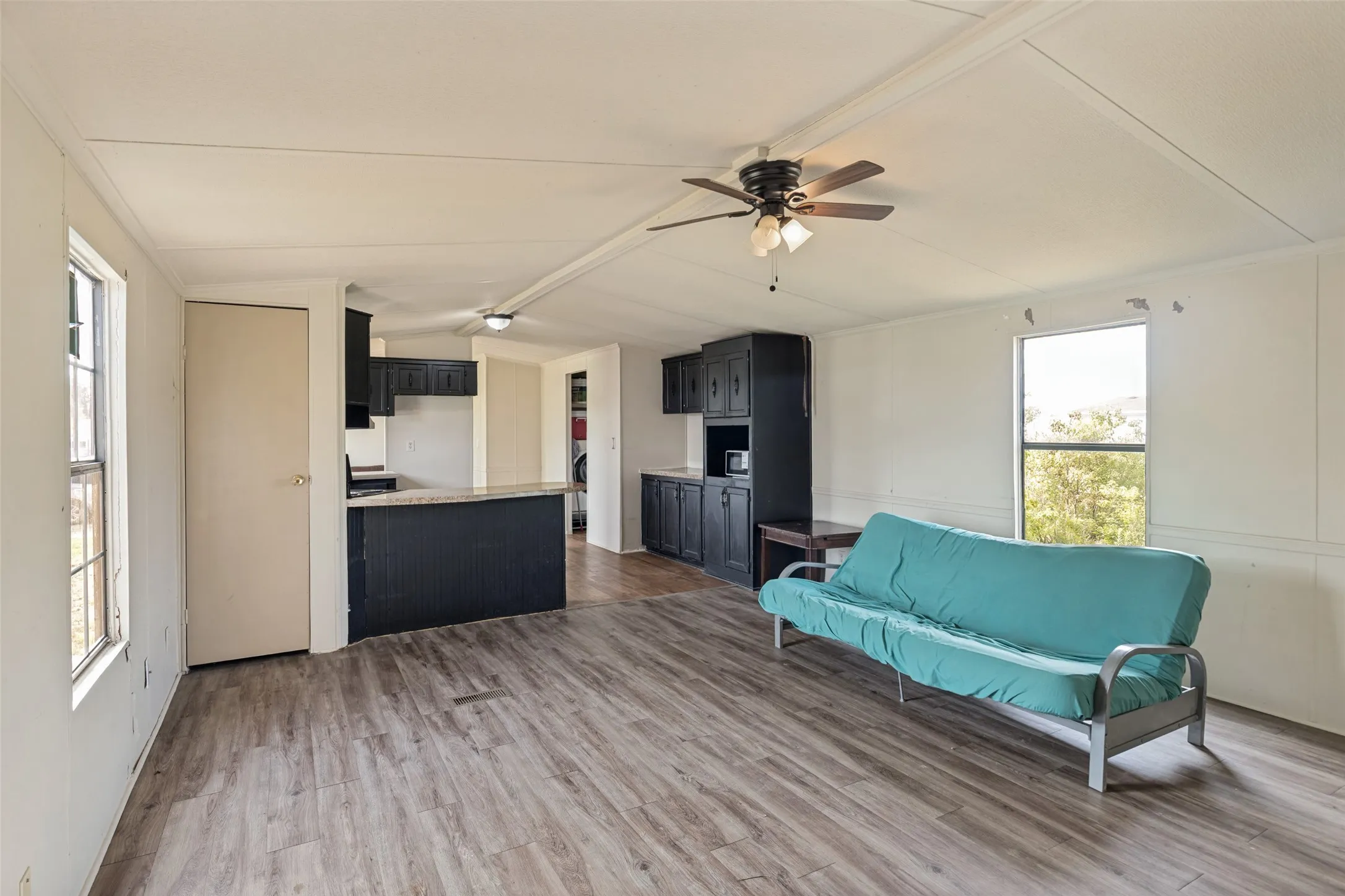 Mobile Home For Sale in Liberty County , 24 Road 5203, Cleveland, Texas 77327, 3 Bedroom, 2 Bathroom, Garage spaces, 1,250 Sqft, built in 1998, mls#21334989, Real Estate Agent in Cleveland, Homes For Sale in Liberty county, Homes For Sale in Cleveland, Realtor in Cleveland Texas, Real Estate Brokerage Independent Realty Texas, Luminita Cordes Realtor