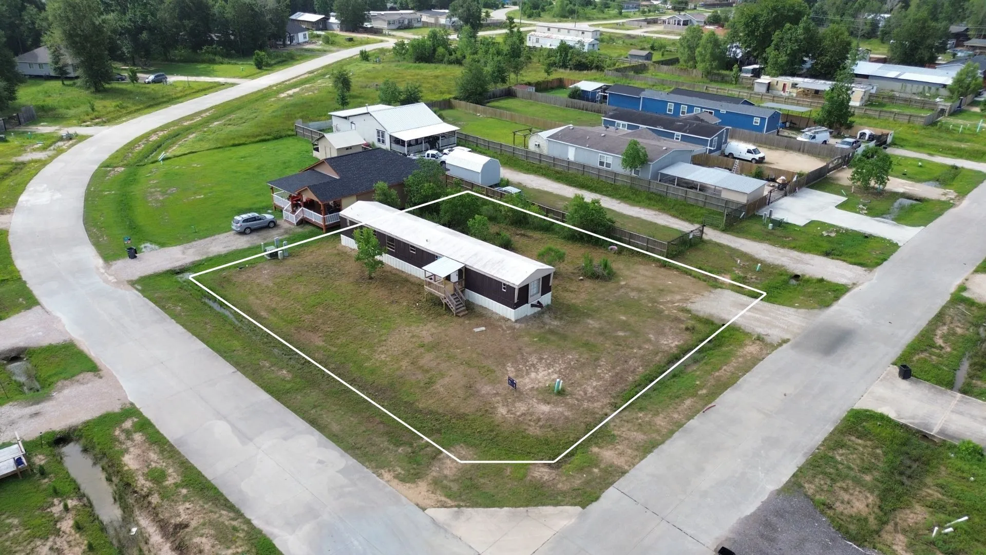 Mobile Home For Sale in Liberty County , 24 Road 5203, Cleveland, Texas 77327, 3 Bedroom, 2 Bathroom, Garage spaces, 1,250 Sqft, built in 1998, mls#21334989, Real Estate Agent in Cleveland, Homes For Sale in Liberty county, Homes For Sale in Cleveland, Realtor in Cleveland Texas, Real Estate Brokerage Independent Realty Texas, Luminita Cordes Realtor