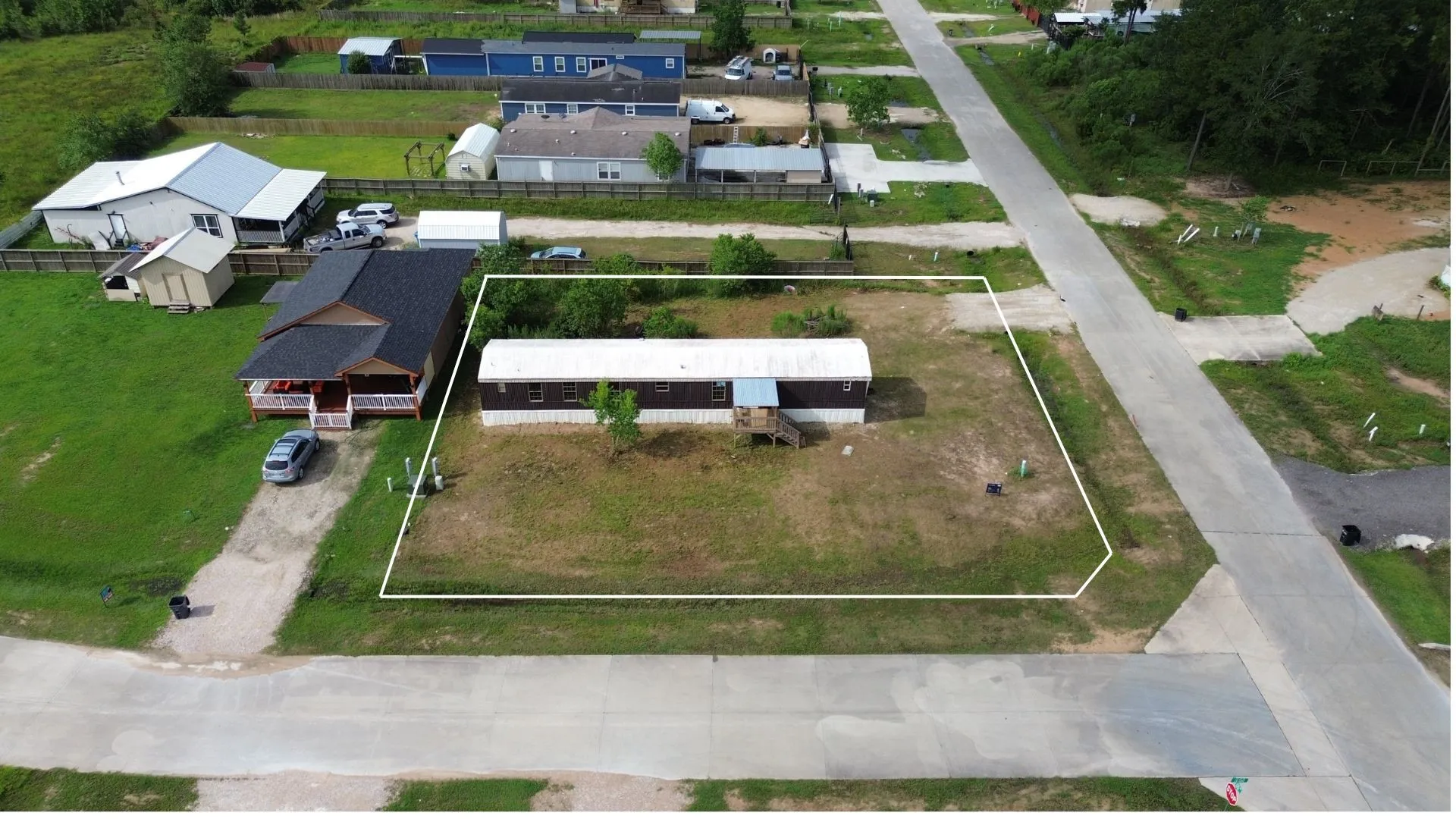 Mobile Home For Sale in Liberty County , 24 Road 5203, Cleveland, Texas 77327, 3 Bedroom, 2 Bathroom, Garage spaces, 1,250 Sqft, built in 1998, mls#21334989, Real Estate Agent in Cleveland, Homes For Sale in Liberty county, Homes For Sale in Cleveland, Realtor in Cleveland Texas, Real Estate Brokerage Independent Realty Texas, Luminita Cordes Realtor