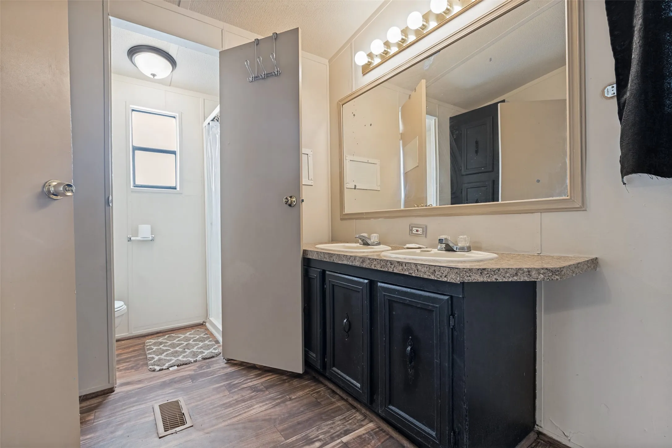 Mobile Home For Sale in Liberty County , 24 Road 5203, Cleveland, Texas 77327, 3 Bedroom, 2 Bathroom, Garage spaces, 1,250 Sqft, built in 1998, mls#21334989, Real Estate Agent in Cleveland, Homes For Sale in Liberty county, Homes For Sale in Cleveland, Realtor in Cleveland Texas, Real Estate Brokerage Independent Realty Texas, Luminita Cordes Realtor