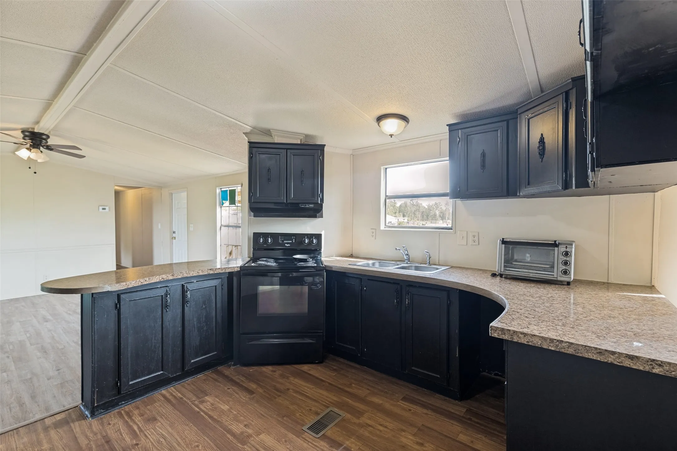 Mobile Home For Sale in Liberty County , 24 Road 5203, Cleveland, Texas 77327, 3 Bedroom, 2 Bathroom, Garage spaces, 1,250 Sqft, built in 1998, mls#21334989, Real Estate Agent in Cleveland, Homes For Sale in Liberty county, Homes For Sale in Cleveland, Realtor in Cleveland Texas, Real Estate Brokerage Independent Realty Texas, Luminita Cordes Realtor