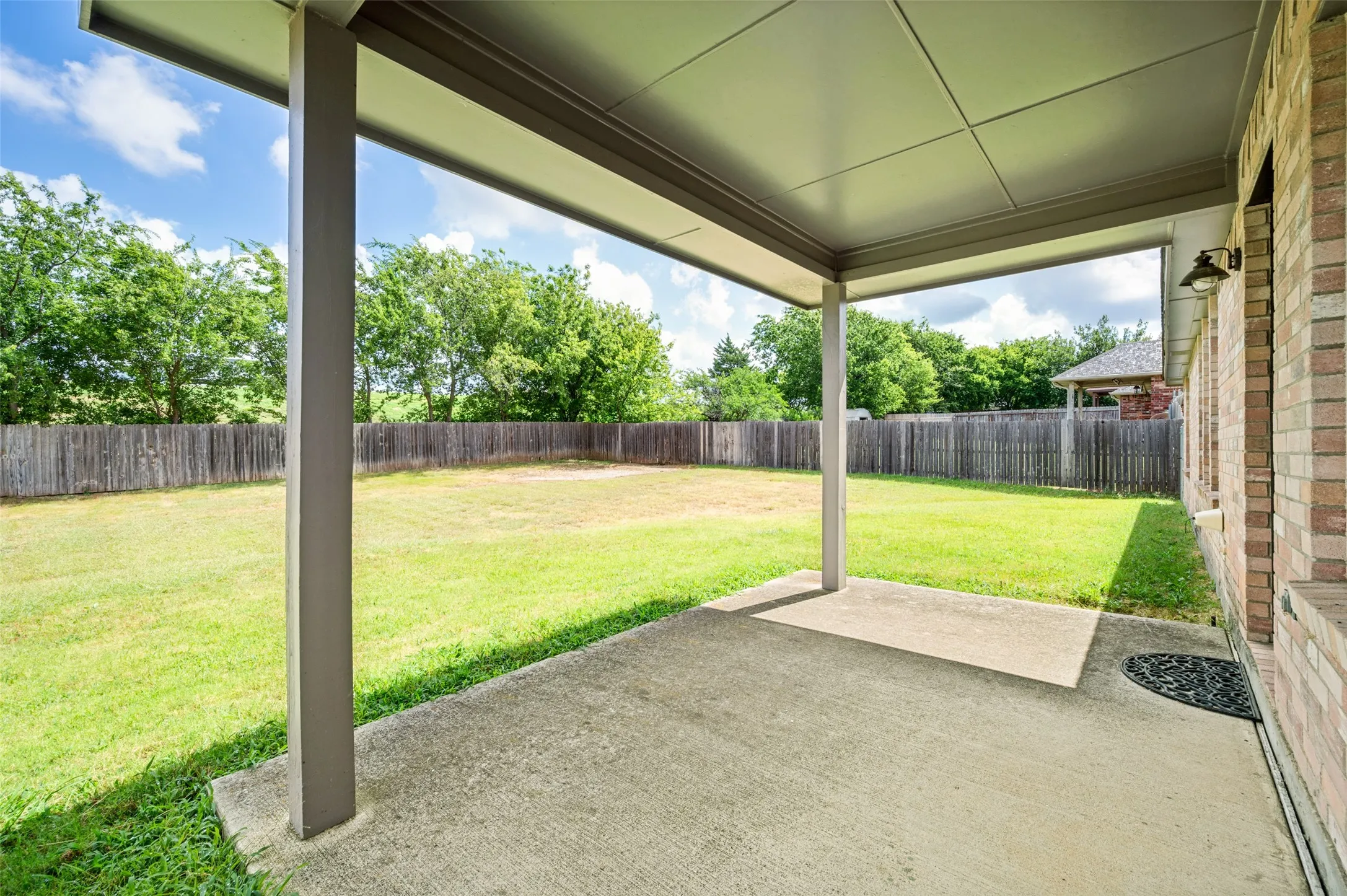 Single Family Residence For Sale in Wise County , 206 Ridge View Court, Decatur, Texas 76234, 3 Bedroom, 2 Bathroom, 2 Garage spaces, 1,470 Sqft, built in 2001, mls#21334233, Real Estate Agent in Decatur, Homes For Sale in Wise county, Homes For Sale in Decatur, Realtor in Decatur Texas, Real Estate Brokerage Independent Realty Texas, Luminita Cordes Realtor