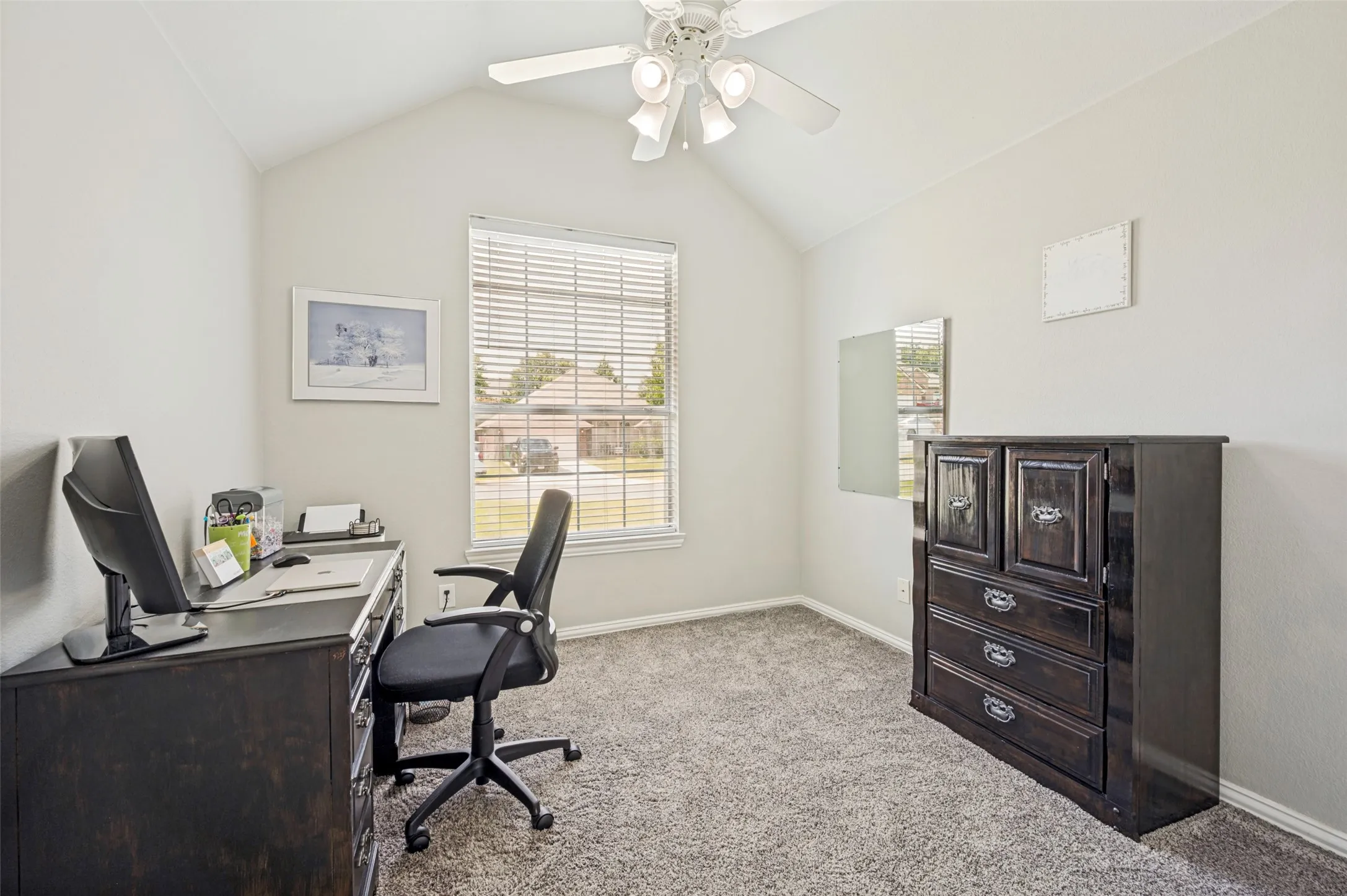 Single Family Residence For Sale in Wise County , 206 Ridge View Court, Decatur, Texas 76234, 3 Bedroom, 2 Bathroom, 2 Garage spaces, 1,470 Sqft, built in 2001, mls#21334233, Real Estate Agent in Decatur, Homes For Sale in Wise county, Homes For Sale in Decatur, Realtor in Decatur Texas, Real Estate Brokerage Independent Realty Texas, Luminita Cordes Realtor