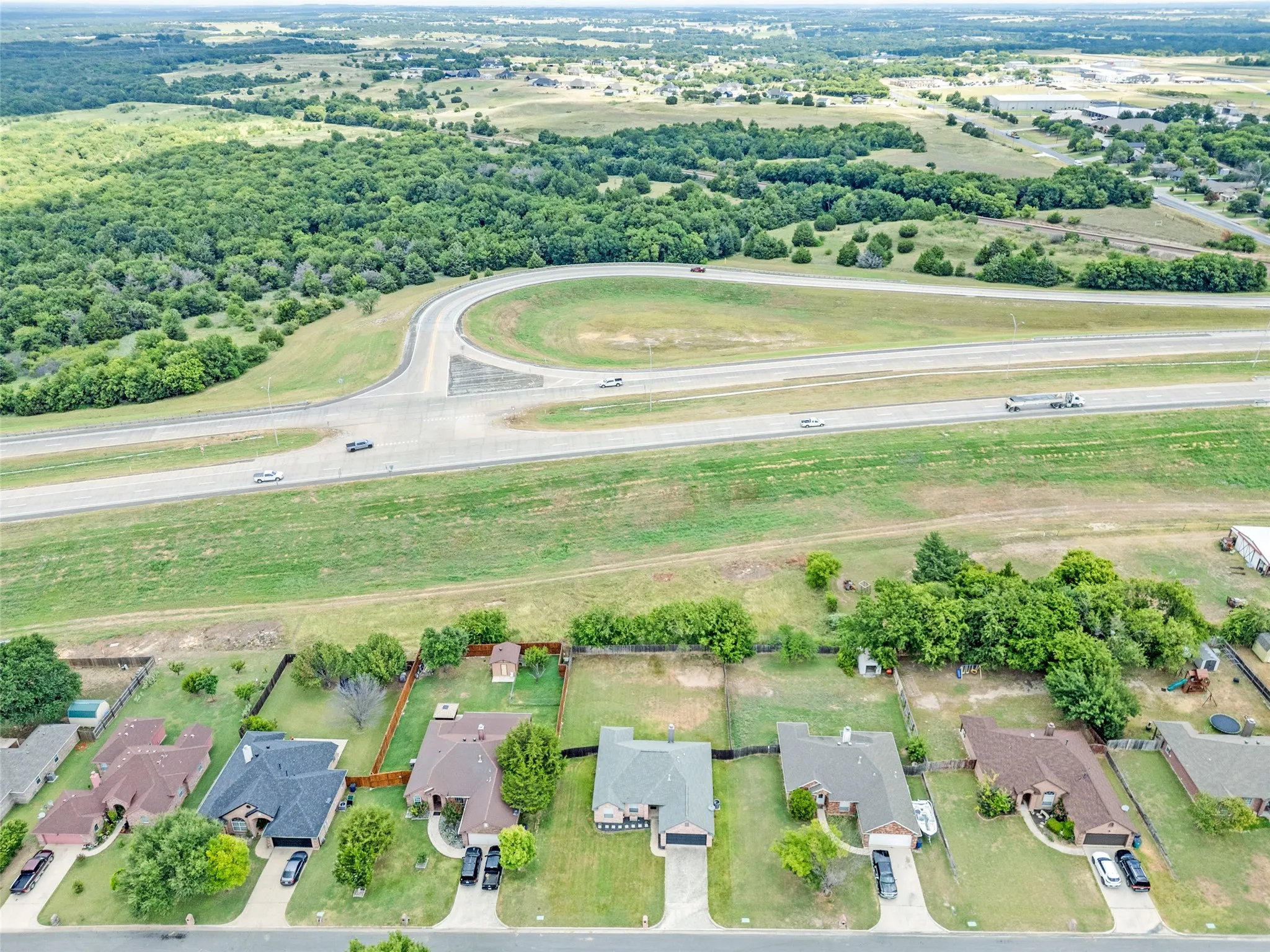 Single Family Residence For Sale in Wise County , 206 Ridge View Court, Decatur, Texas 76234, 3 Bedroom, 2 Bathroom, 2 Garage spaces, 1,470 Sqft, built in 2001, mls#21334233, Real Estate Agent in Decatur, Homes For Sale in Wise county, Homes For Sale in Decatur, Realtor in Decatur Texas, Real Estate Brokerage Independent Realty Texas, Luminita Cordes Realtor
