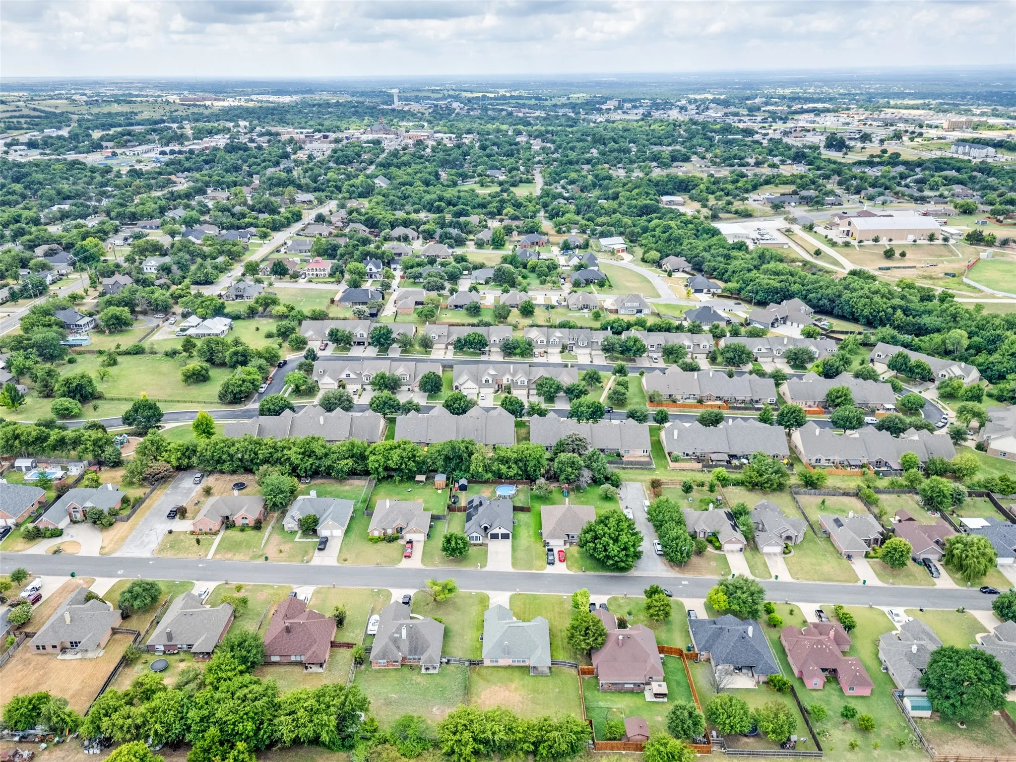 Single Family Residence For Sale in Wise County , 206 Ridge View Court, Decatur, Texas 76234, 3 Bedroom, 2 Bathroom, 2 Garage spaces, 1,470 Sqft, built in 2001, mls#21334233, Real Estate Agent in Decatur, Homes For Sale in Wise county, Homes For Sale in Decatur, Realtor in Decatur Texas, Real Estate Brokerage Independent Realty Texas, Luminita Cordes Realtor