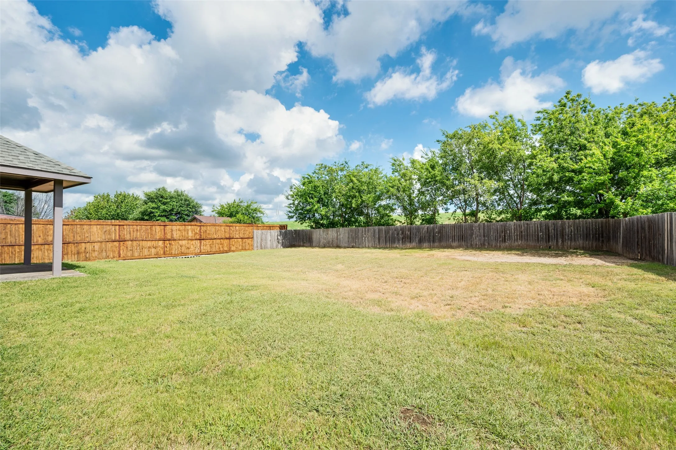 Single Family Residence For Sale in Wise County , 206 Ridge View Court, Decatur, Texas 76234, 3 Bedroom, 2 Bathroom, 2 Garage spaces, 1,470 Sqft, built in 2001, mls#21334233, Real Estate Agent in Decatur, Homes For Sale in Wise county, Homes For Sale in Decatur, Realtor in Decatur Texas, Real Estate Brokerage Independent Realty Texas, Luminita Cordes Realtor