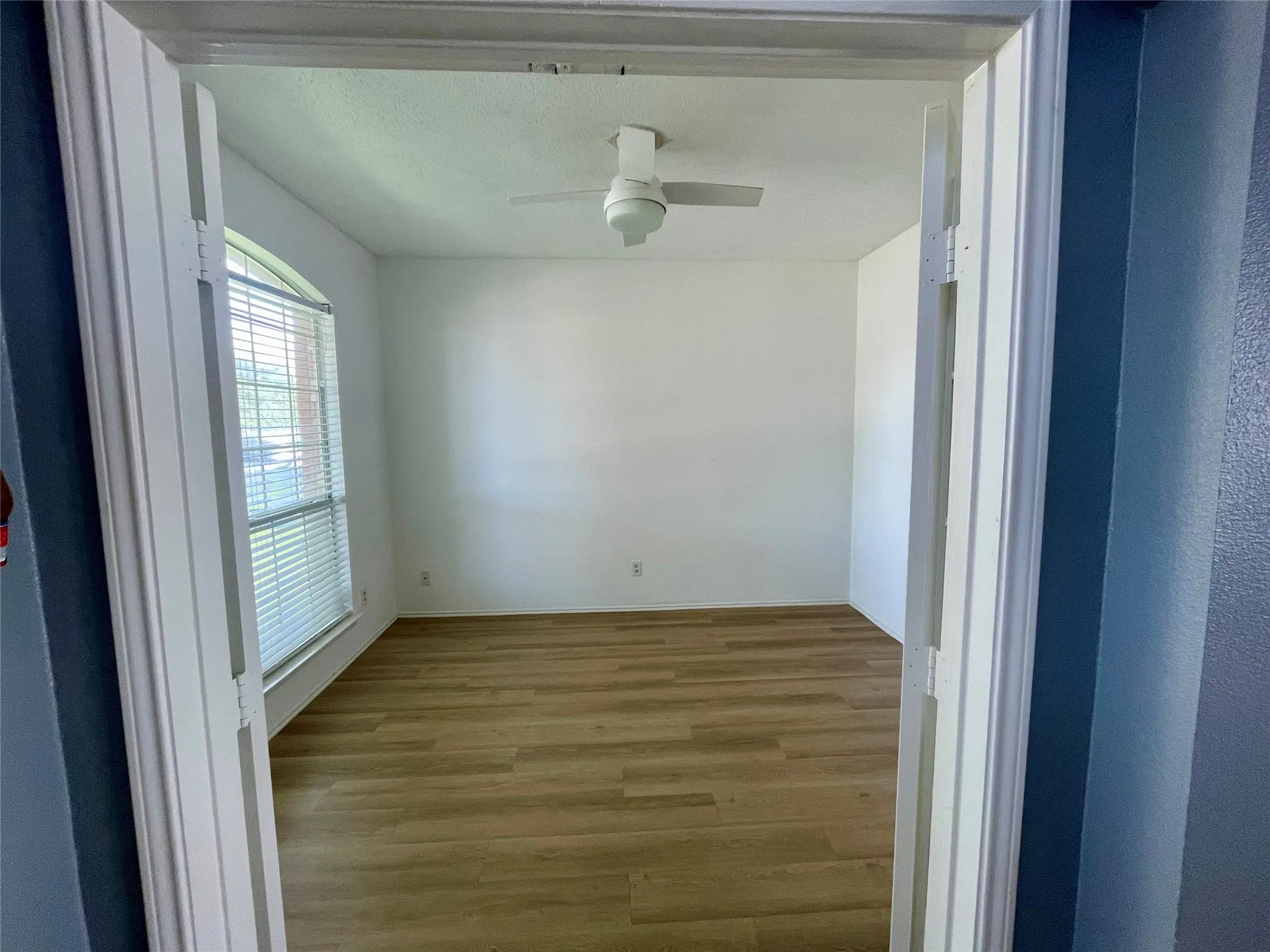 Single Family Residence For Rent in Denton County , 7520 Sunburst Trail, Denton, Texas 76210, 5 Bedroom, 3 Bathroom, 2 Garage spaces, 3,080 Sqft, built in 2001, mls#21333408, Real Estate Agent in Denton, Homes For Rent in Denton county, Homes For Rent in Denton, Realtor in Denton Texas, Real Estate Brokerage Independent Realty Texas, Luminita Cordes Realtor