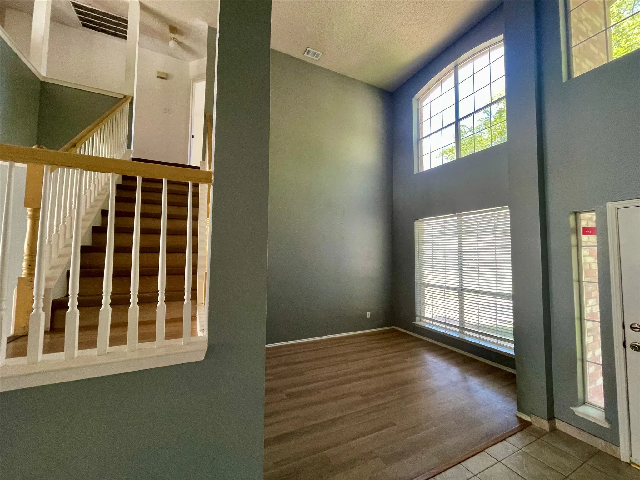 Single Family Residence For Rent in Denton County , 7520 Sunburst Trail, Denton, Texas 76210, 5 Bedroom, 3 Bathroom, 2 Garage spaces, 3,080 Sqft, built in 2001, mls#21333408, Real Estate Agent in Denton, Homes For Rent in Denton county, Homes For Rent in Denton, Realtor in Denton Texas, Real Estate Brokerage Independent Realty Texas, Luminita Cordes Realtor