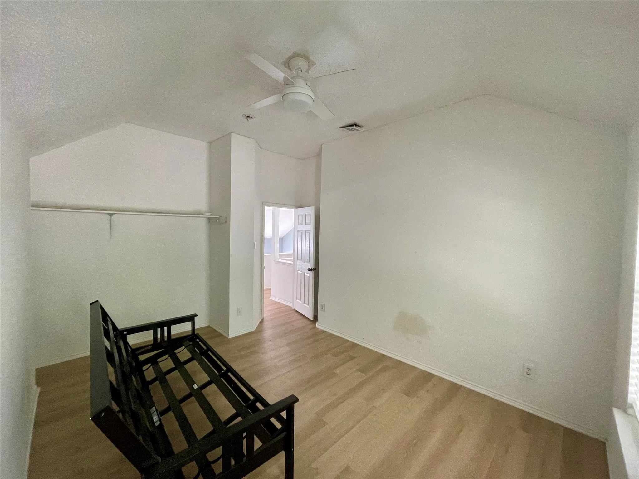 Single Family Residence For Rent in Denton County , 7520 Sunburst Trail, Denton, Texas 76210, 5 Bedroom, 3 Bathroom, 2 Garage spaces, 3,080 Sqft, built in 2001, mls#21333408, Real Estate Agent in Denton, Homes For Rent in Denton county, Homes For Rent in Denton, Realtor in Denton Texas, Real Estate Brokerage Independent Realty Texas, Luminita Cordes Realtor